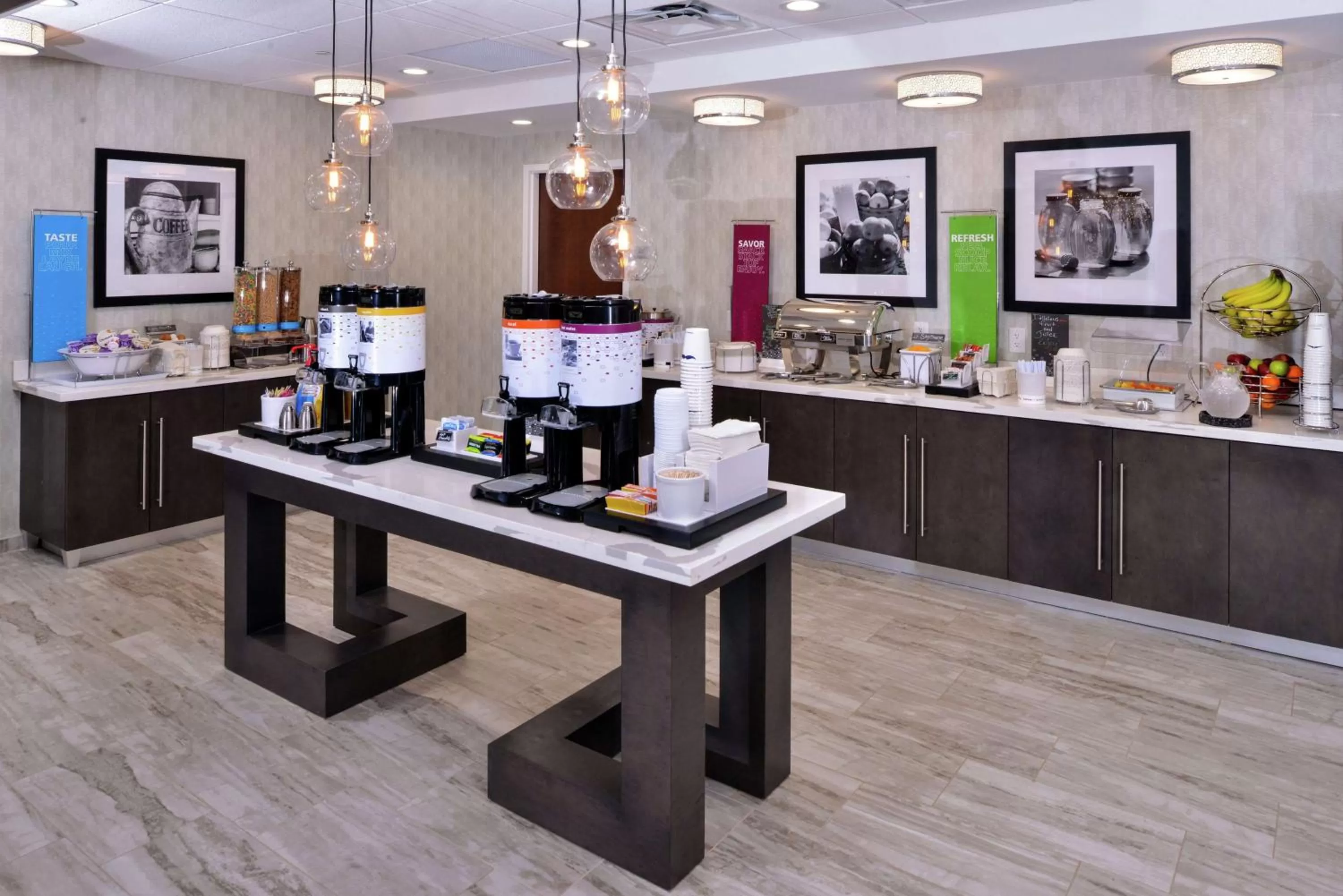 Dining area in Hampton Inn & Suites Atlanta/Marietta
