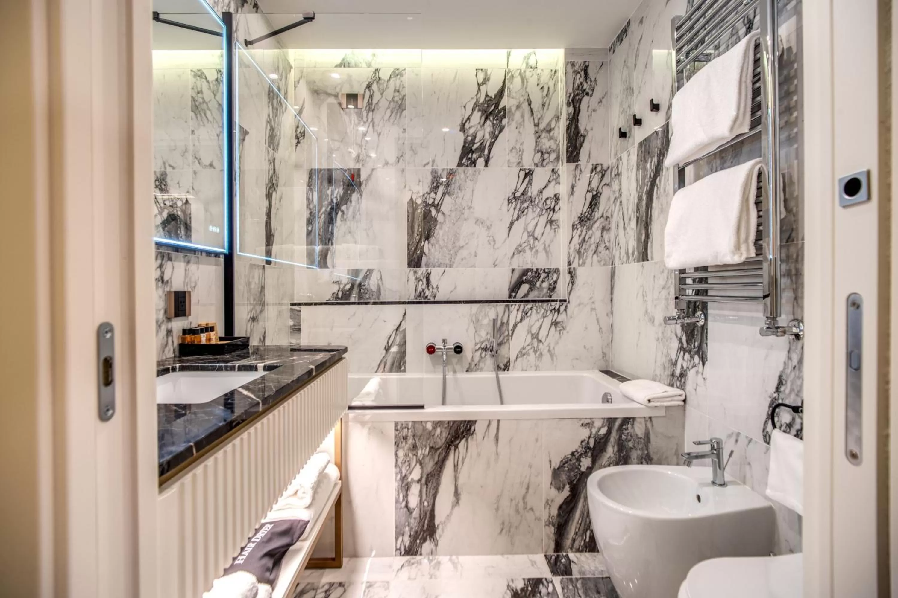 Bathroom in CC Palace Hotel