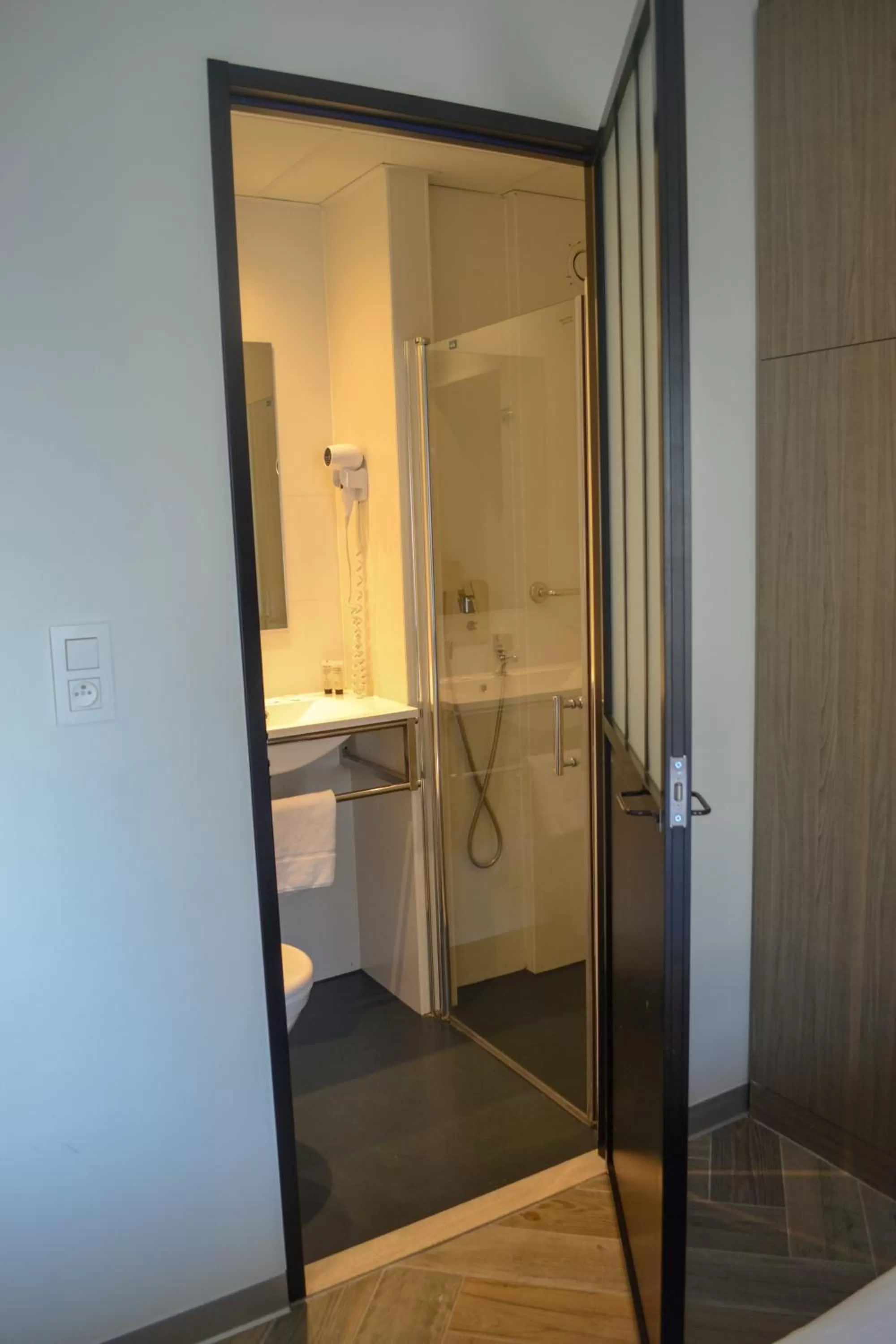 Shower in Hotel Sandeshoved Zeedijk