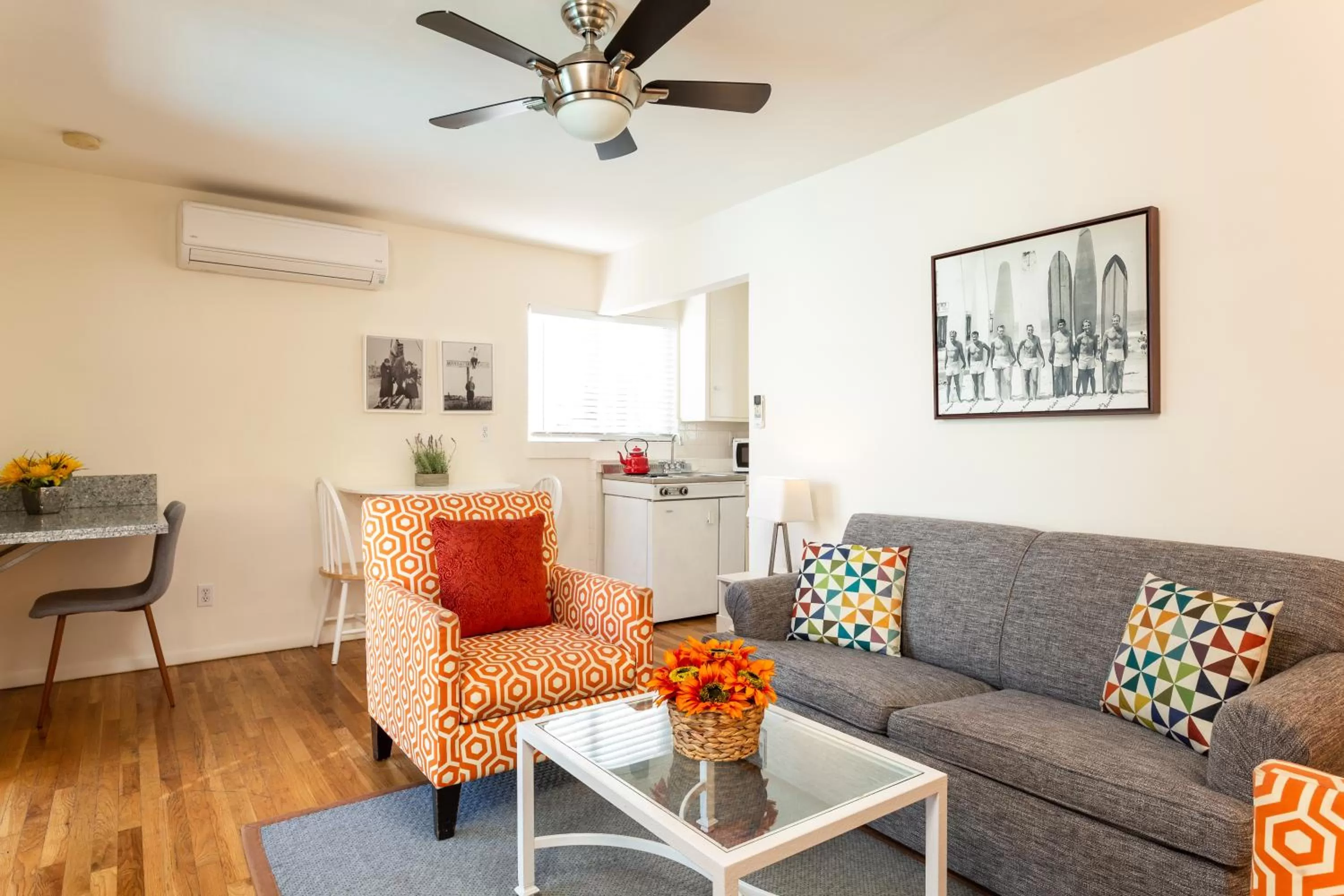 Living room in The Sea View Inn At The Beach