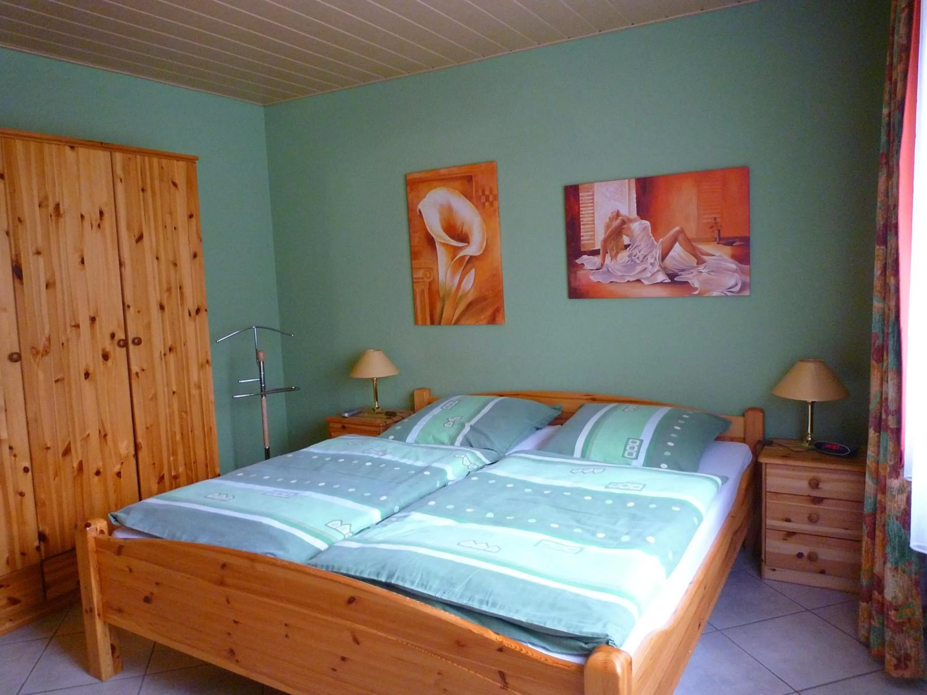 Bedroom, Bed in Ullas Gästehaus