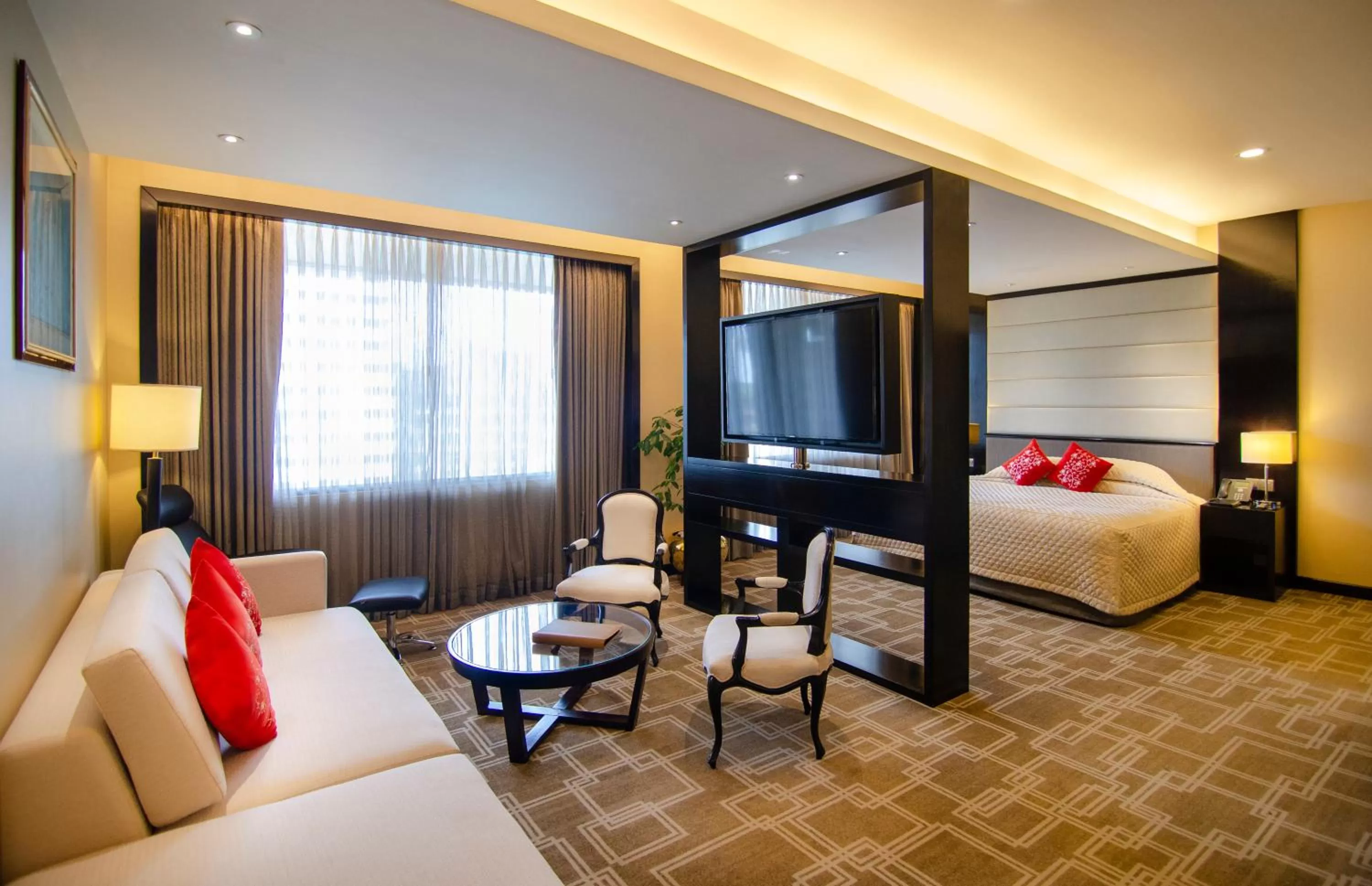 Bed in Pan Pacific Sonargaon Dhaka