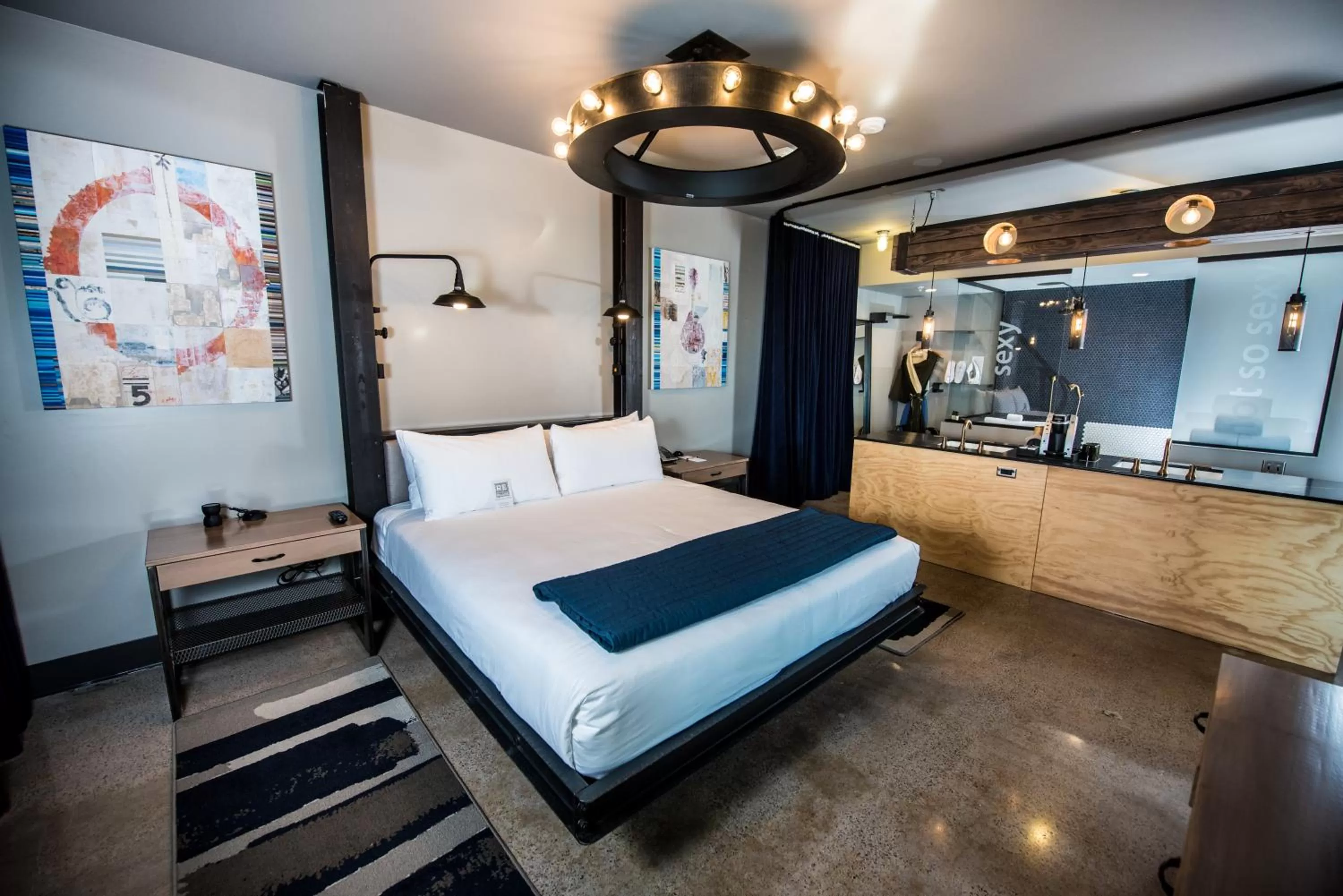 Bedroom, Bed in Found Re Phoenix