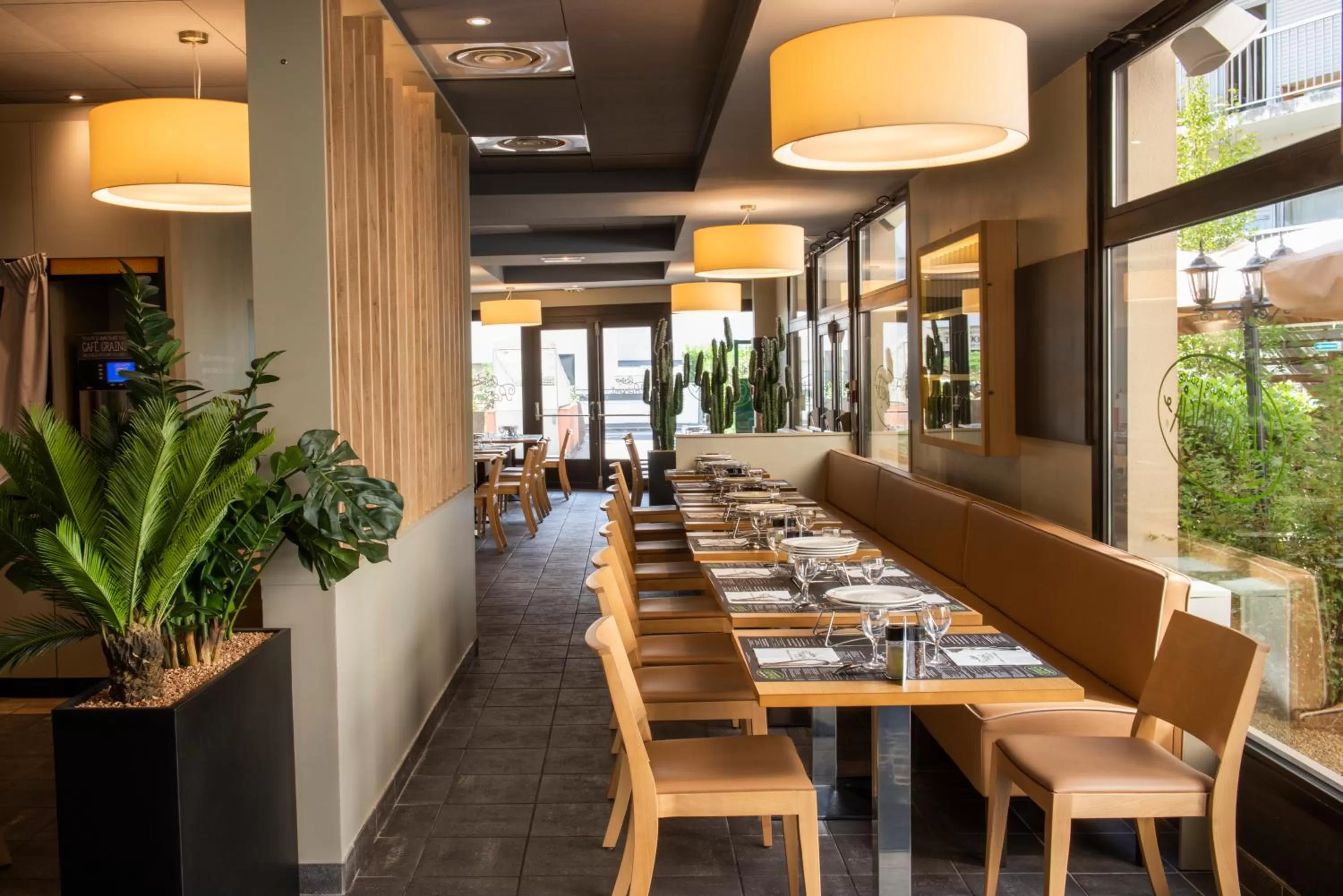 Restaurant/places to eat in ibis Tours Centre Gare