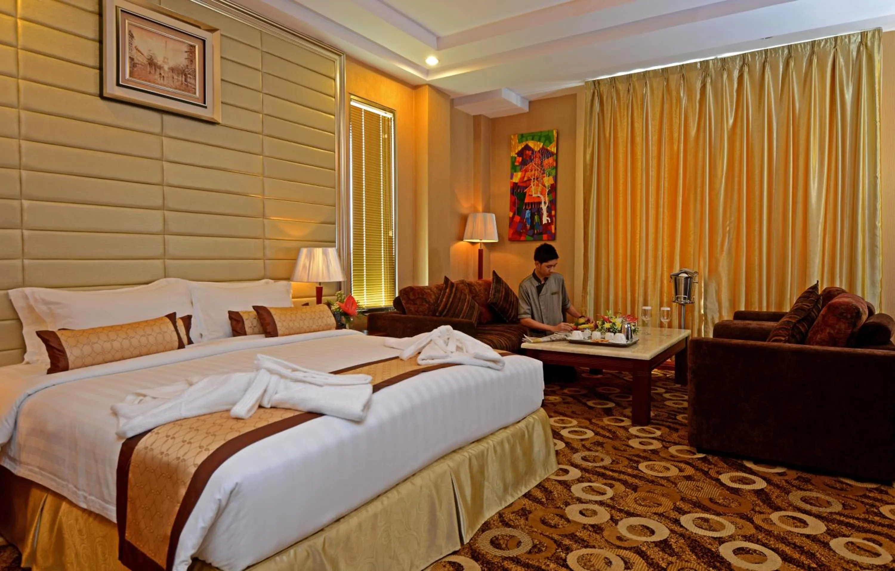 Bed in Best Western Green Hill Hotel