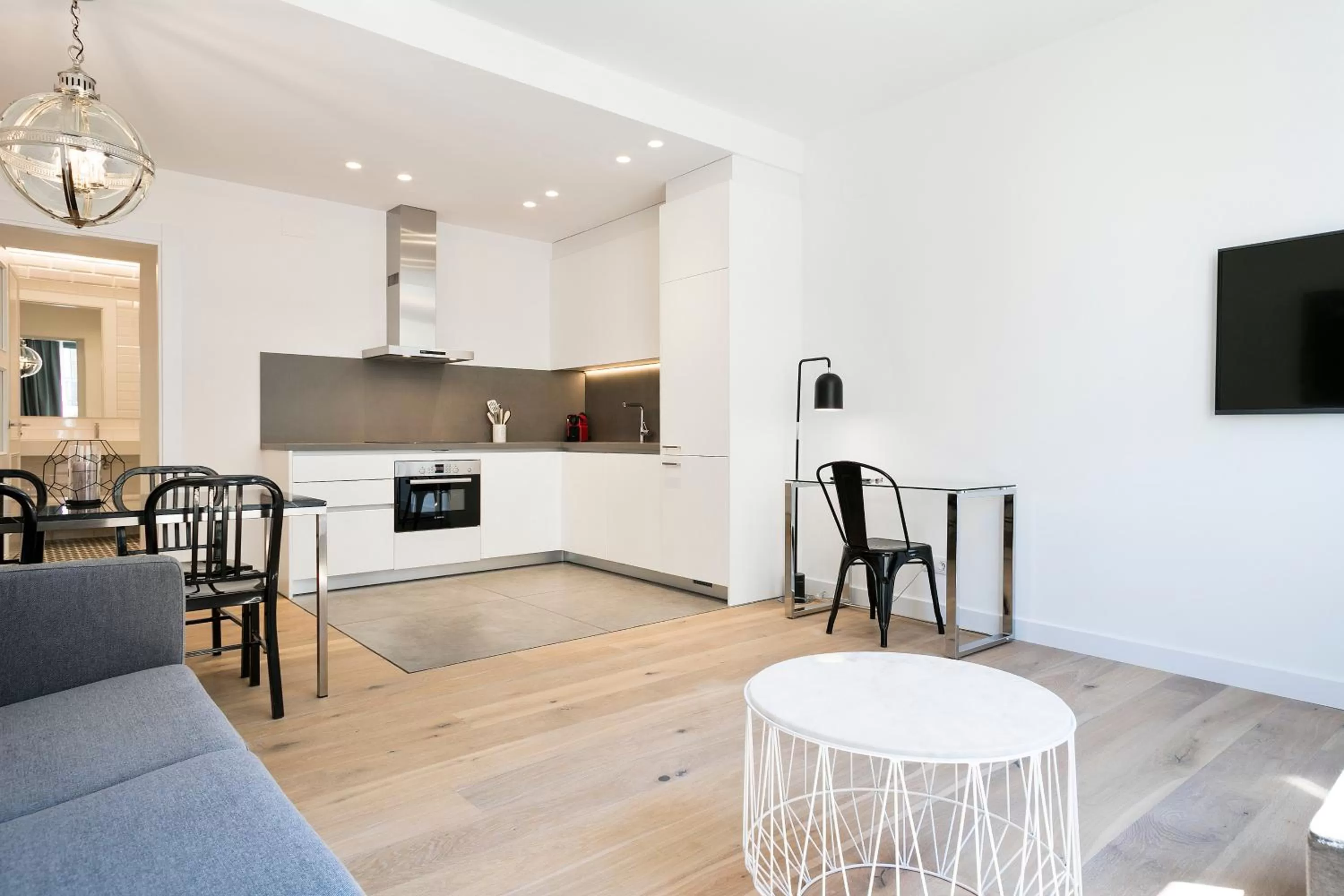 TV and multimedia in Murmuri Residence Mercader