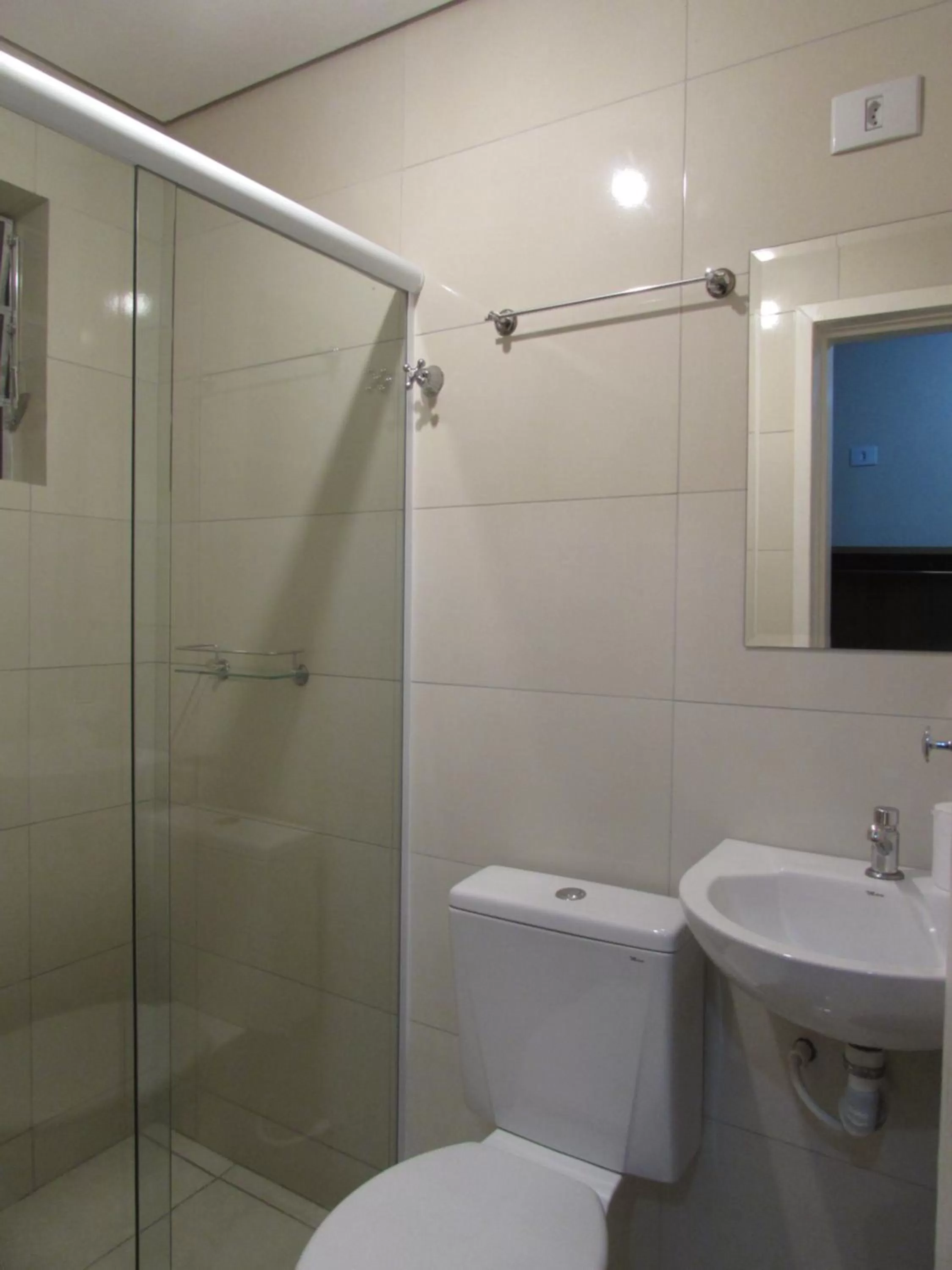 Bathroom in Hotel Minho -Próximo 25 Março , Brás e Bom Retiro