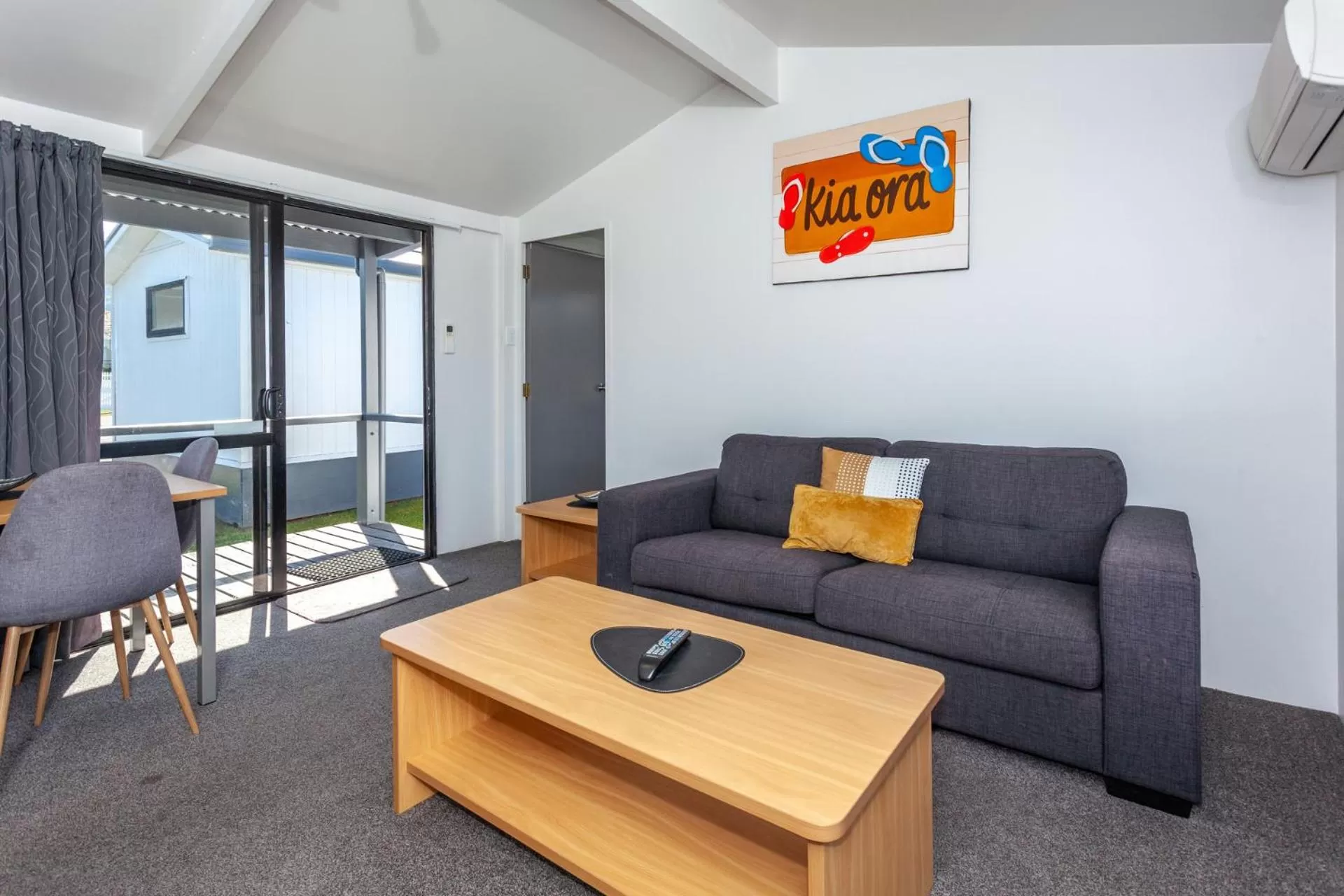 Living room in Tidewater Motel & Tourist Park