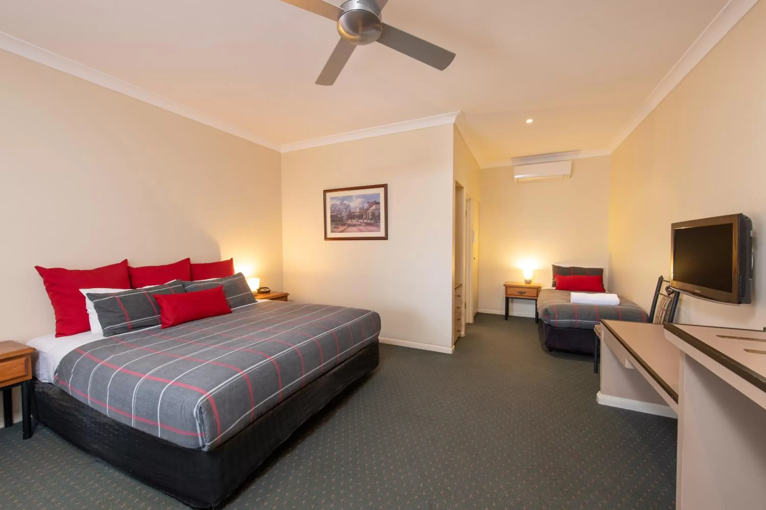 Executive Room in John Pirie Motor Inn Executive Room in John Pirie Motor Inn