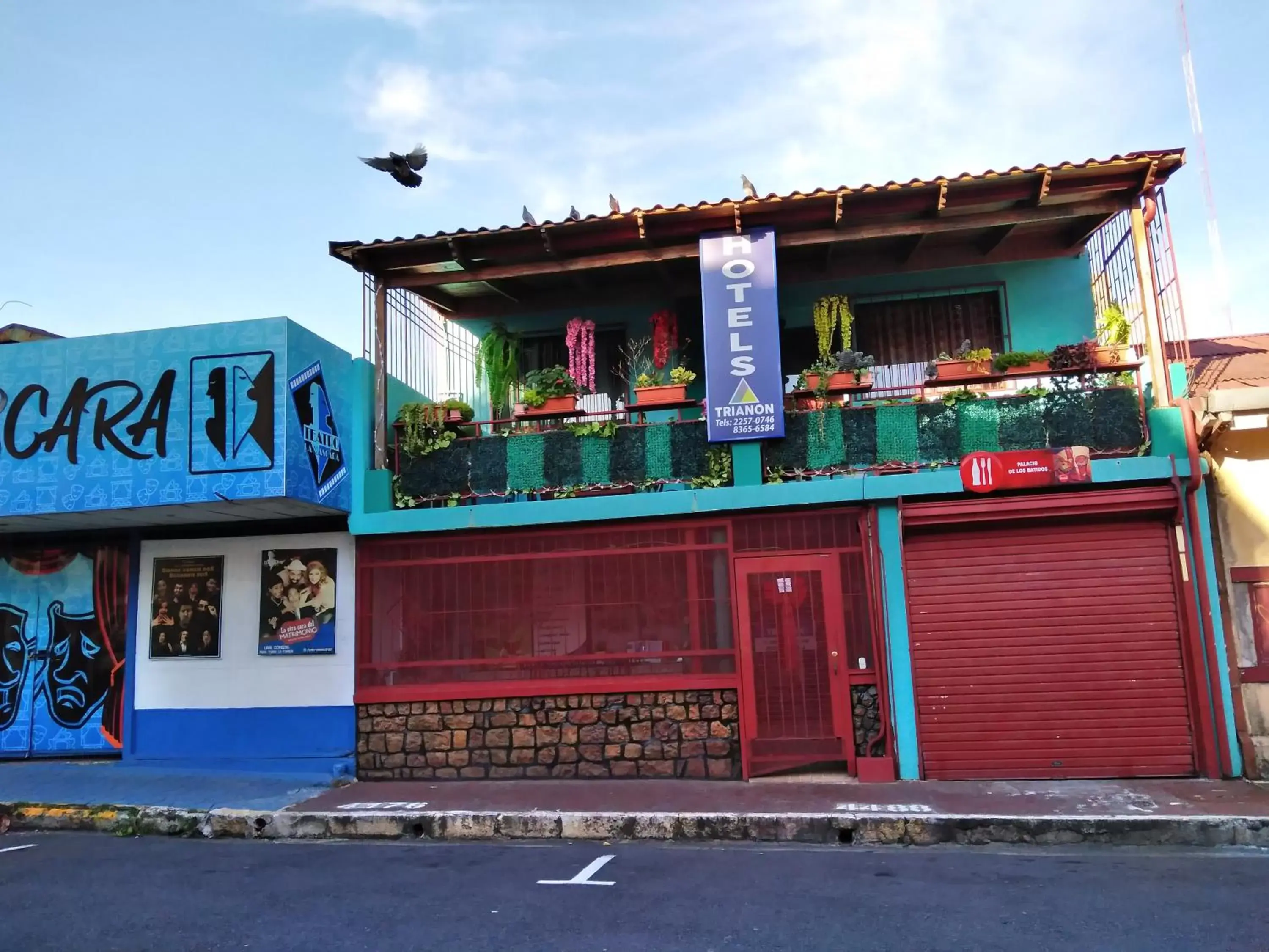 Facade/entrance in Hotel Trianon Facade/entrance in Hotel Trianon