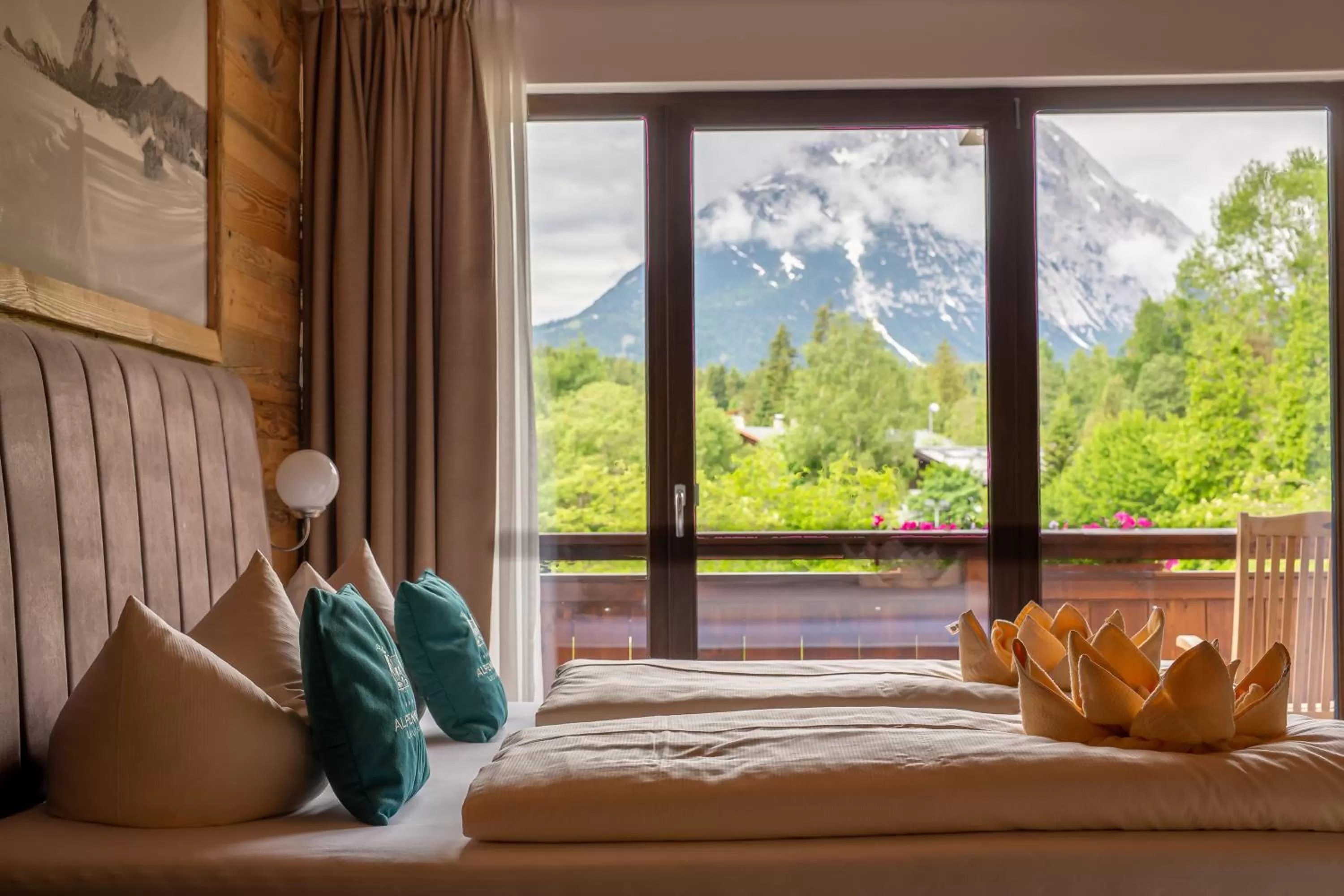 Bedroom, Bed in Hotel Alpennest