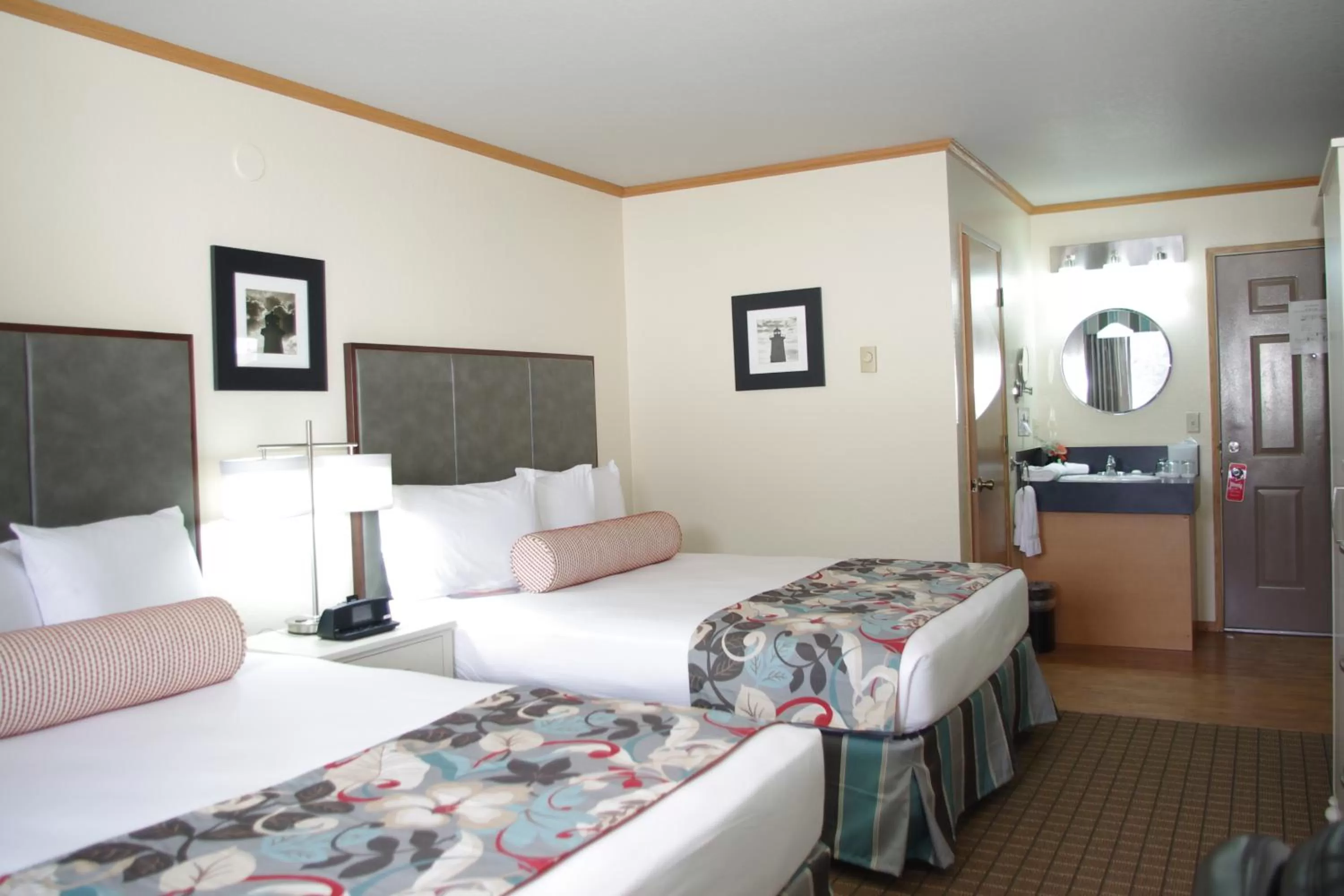 Photo of the whole room, Bed in River House Inn, a Baymont by Wyndham