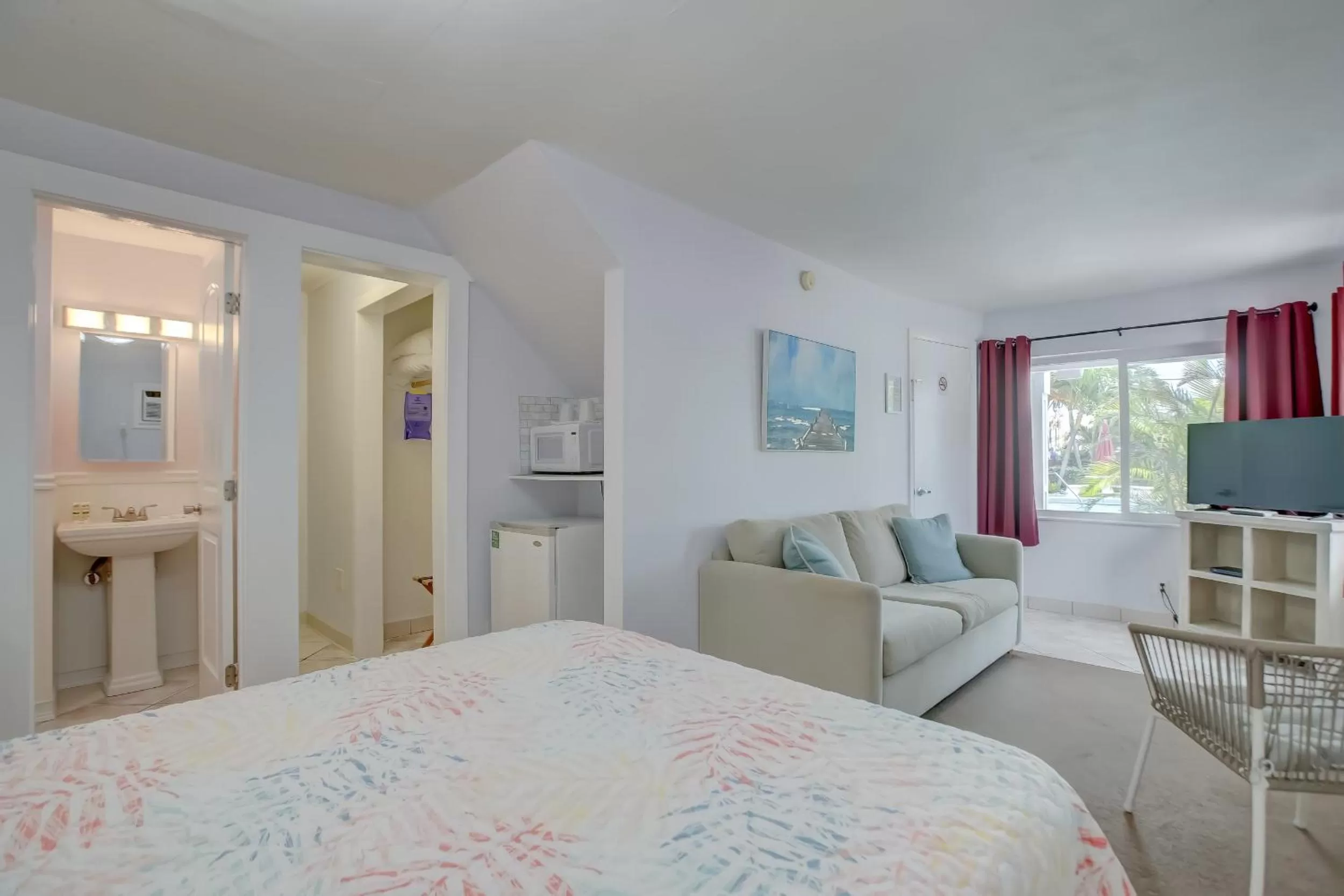 Living room, Bed in Seahorse Guesthouse