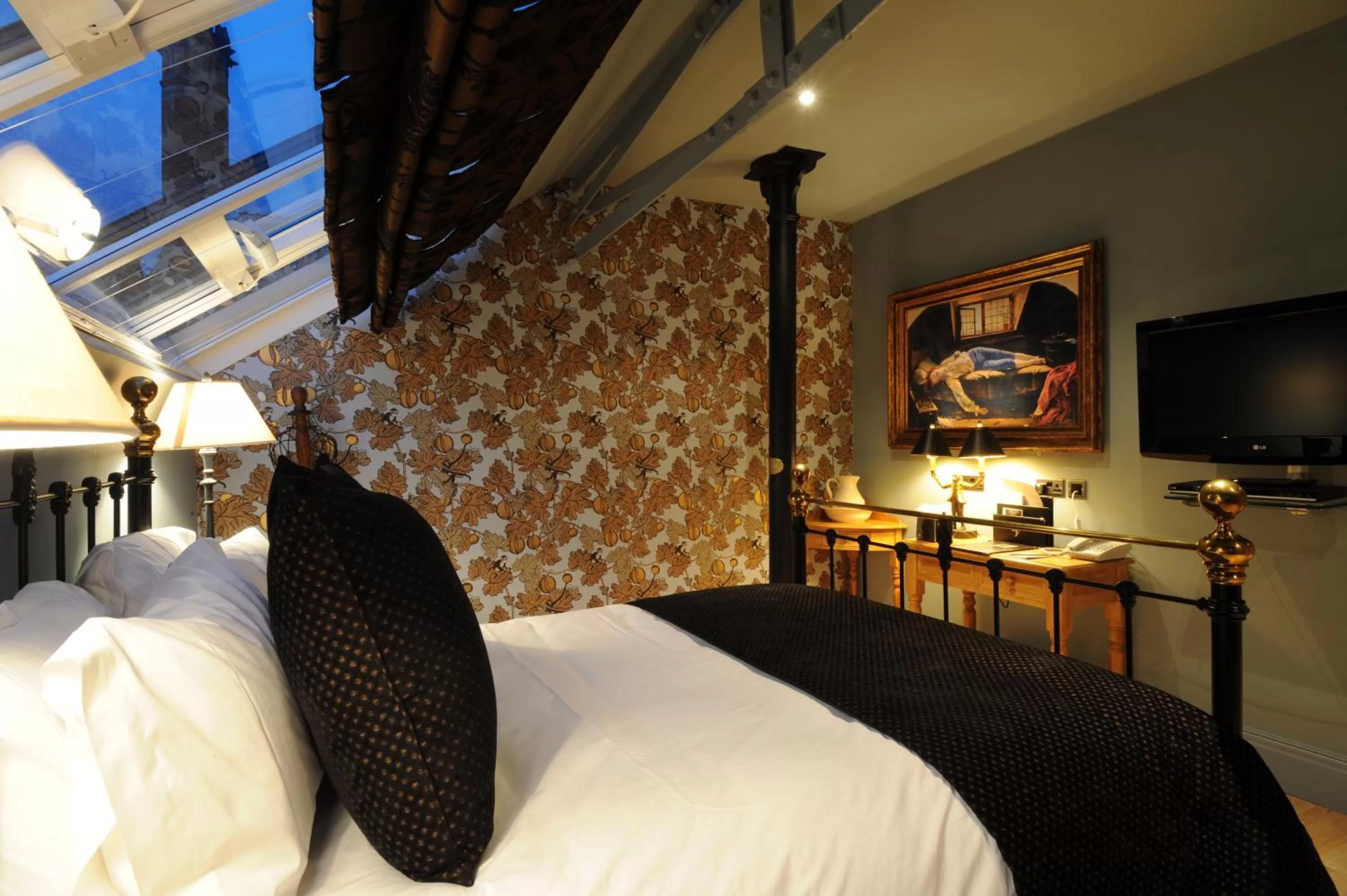 Bed in Velvet Hotel Manchester, WorldHotels Crafted