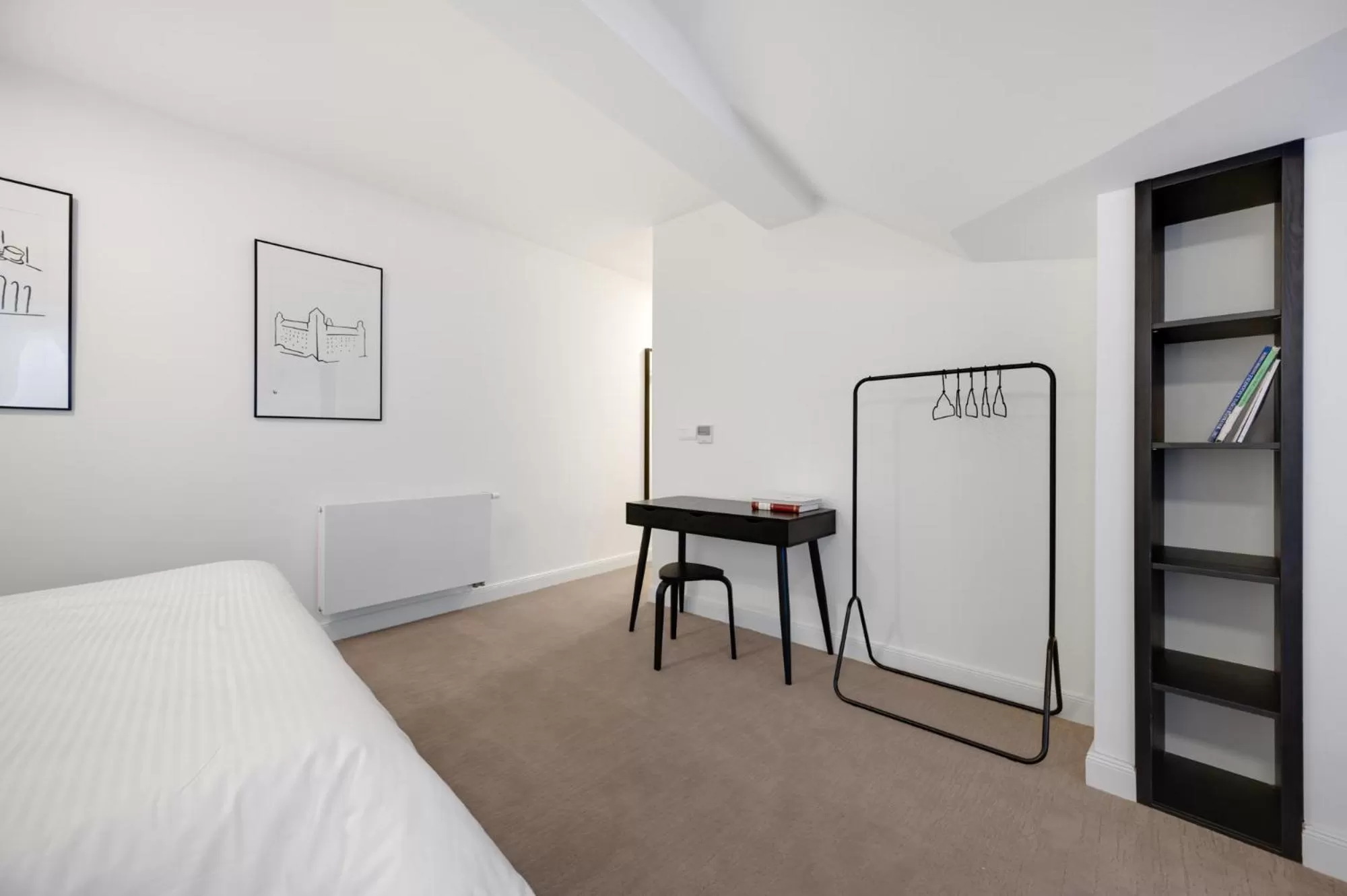 hair dresser, Bed in Palace Apartments