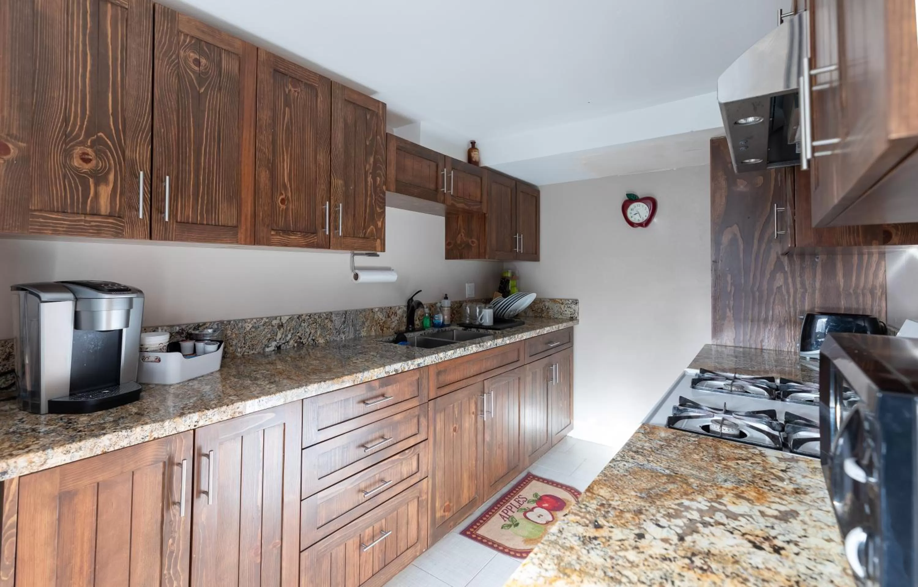 Kitchen or kitchenette in Apple Tree Inn