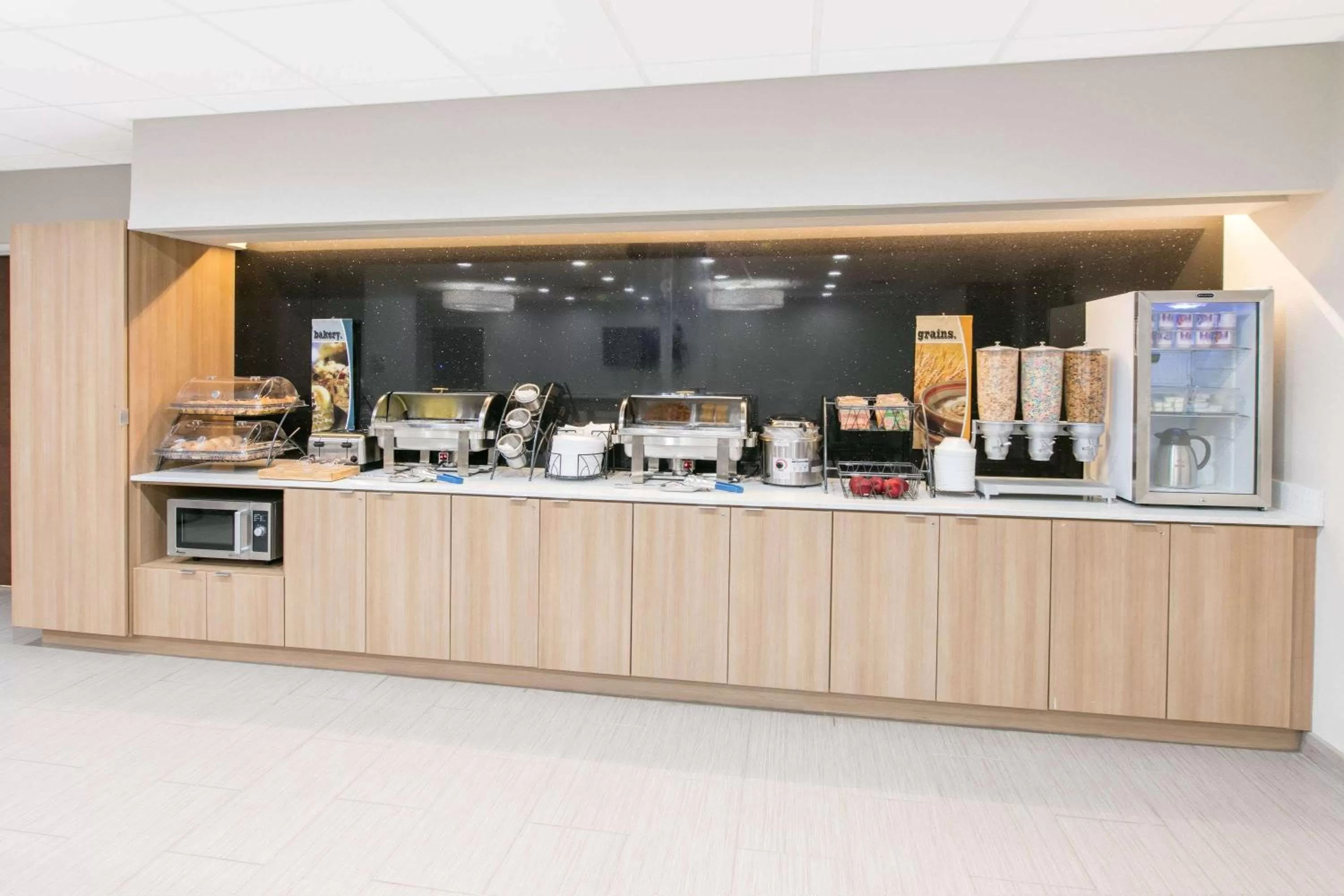 Restaurant/places to eat in Microtel Inn & Suites by Wyndham Lubbock