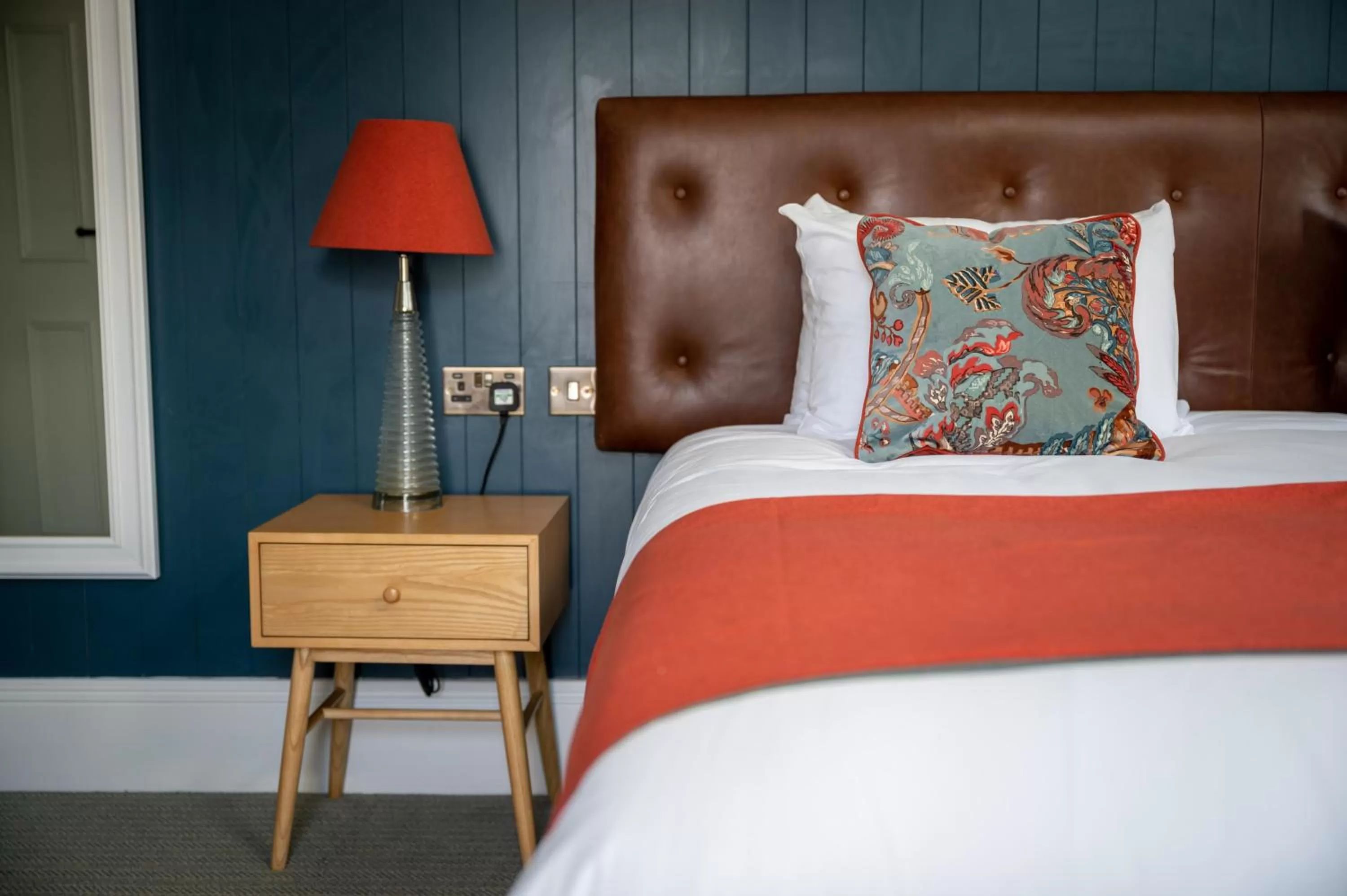 Bedroom, Bed in Victoria Hotel by Chef & Brewer Collection