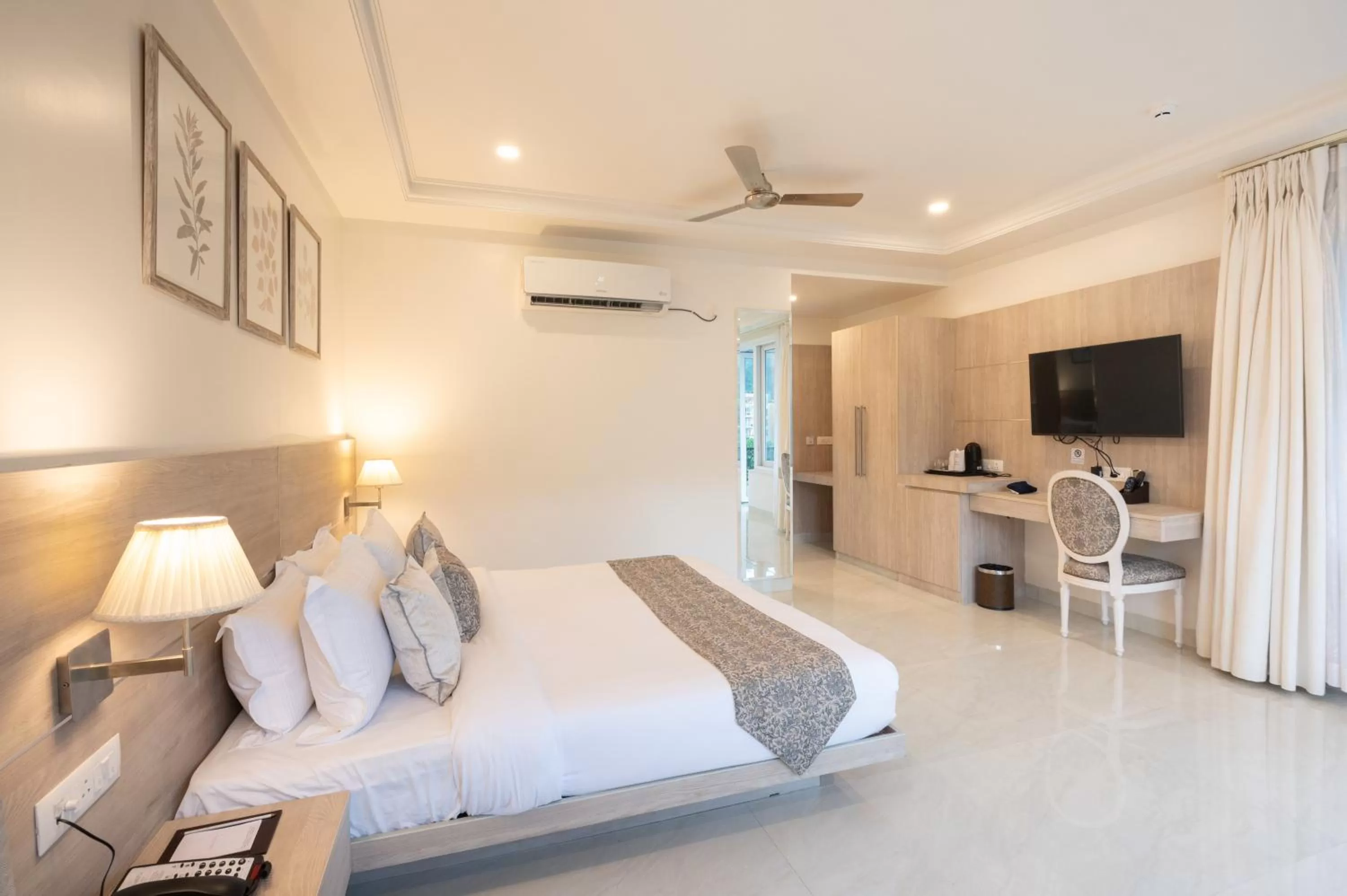 Bedroom, Bed in Terrakotta Rishikesh