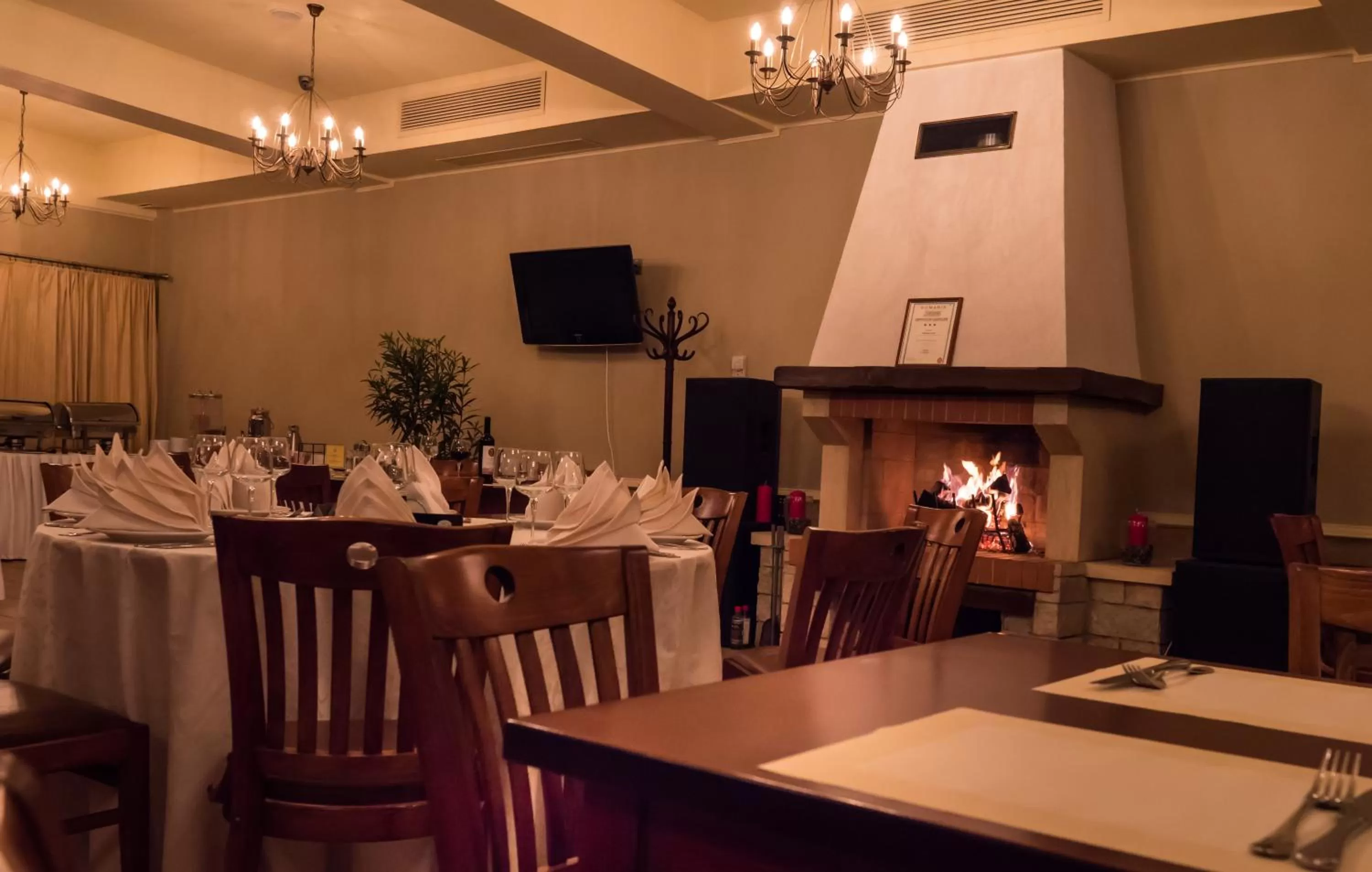 Restaurant/places to eat in Hotel Garden Club