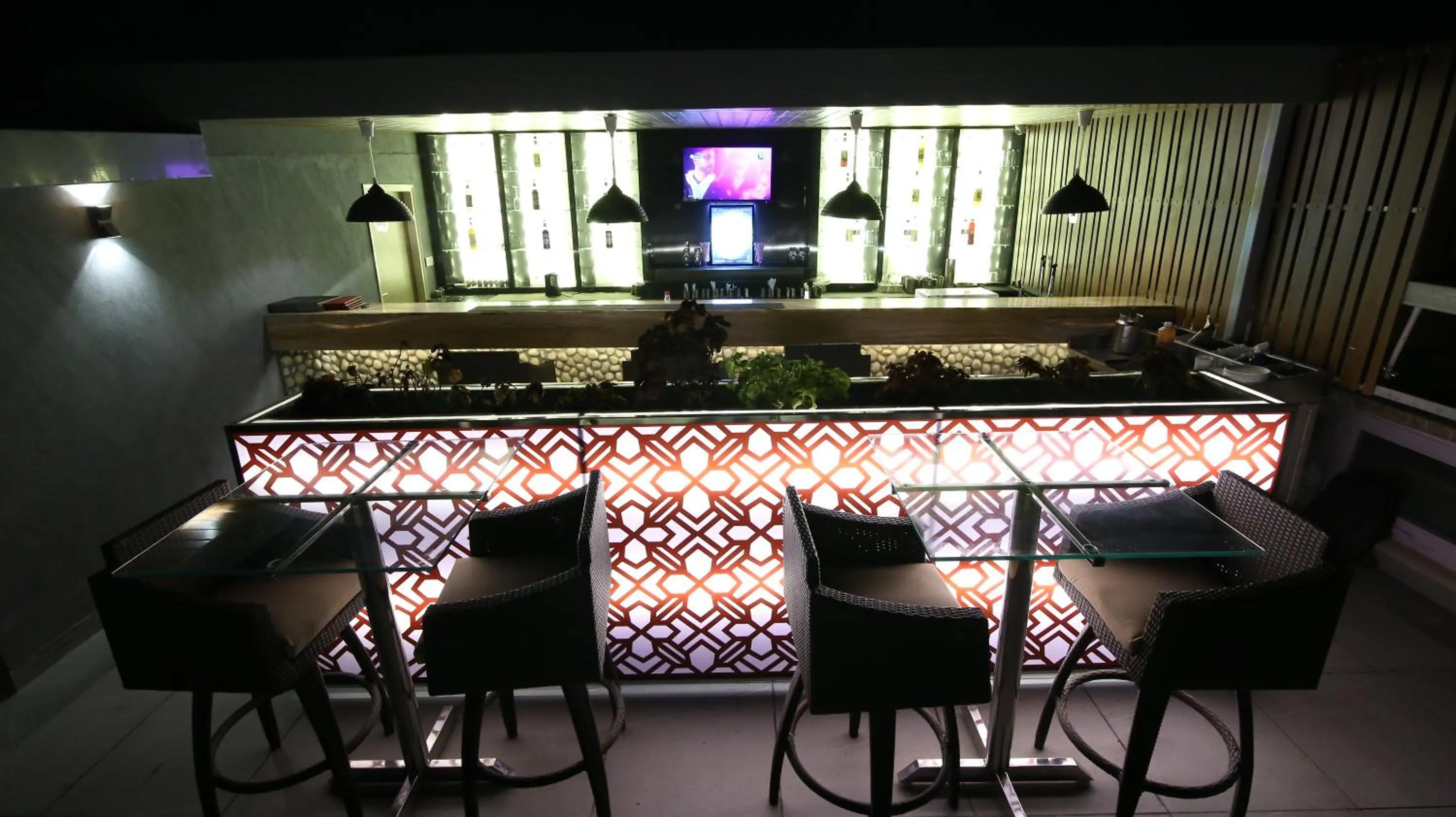 Evening entertainment in Hotel City Heart Premium