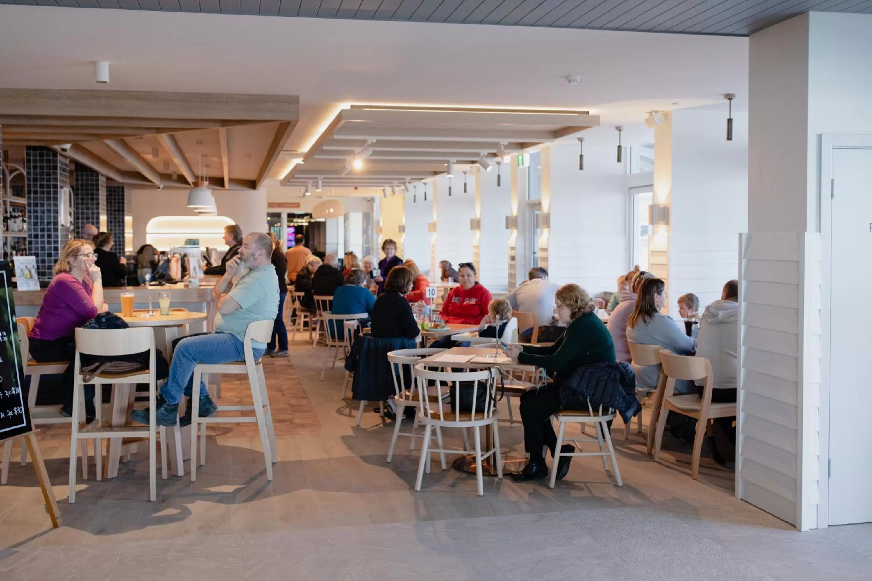 Lounge or bar in Nightcap at Hotel Victor