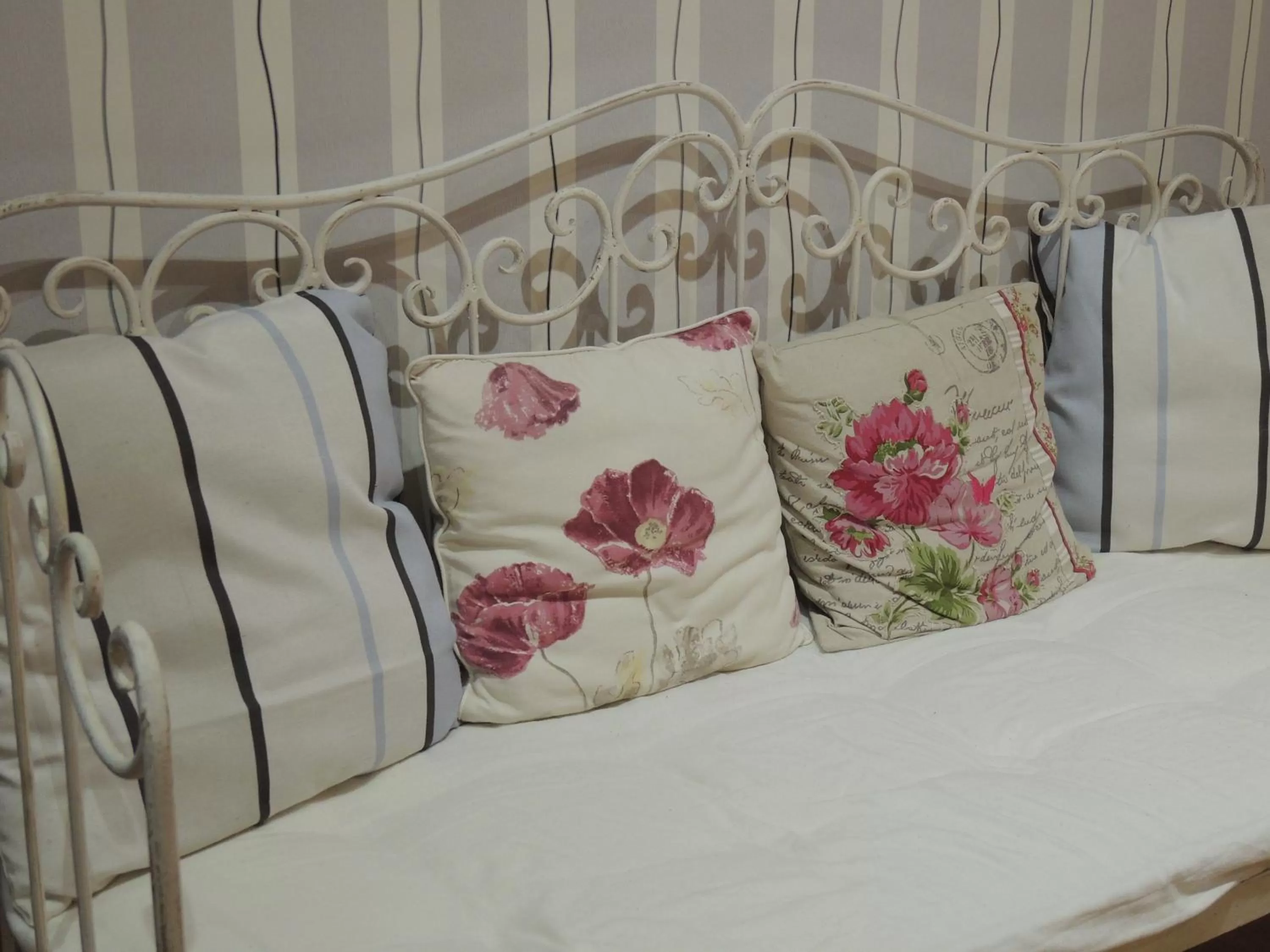 Bed in Chambres d'hôtes Le Bignon dans les Alpes Mancelles