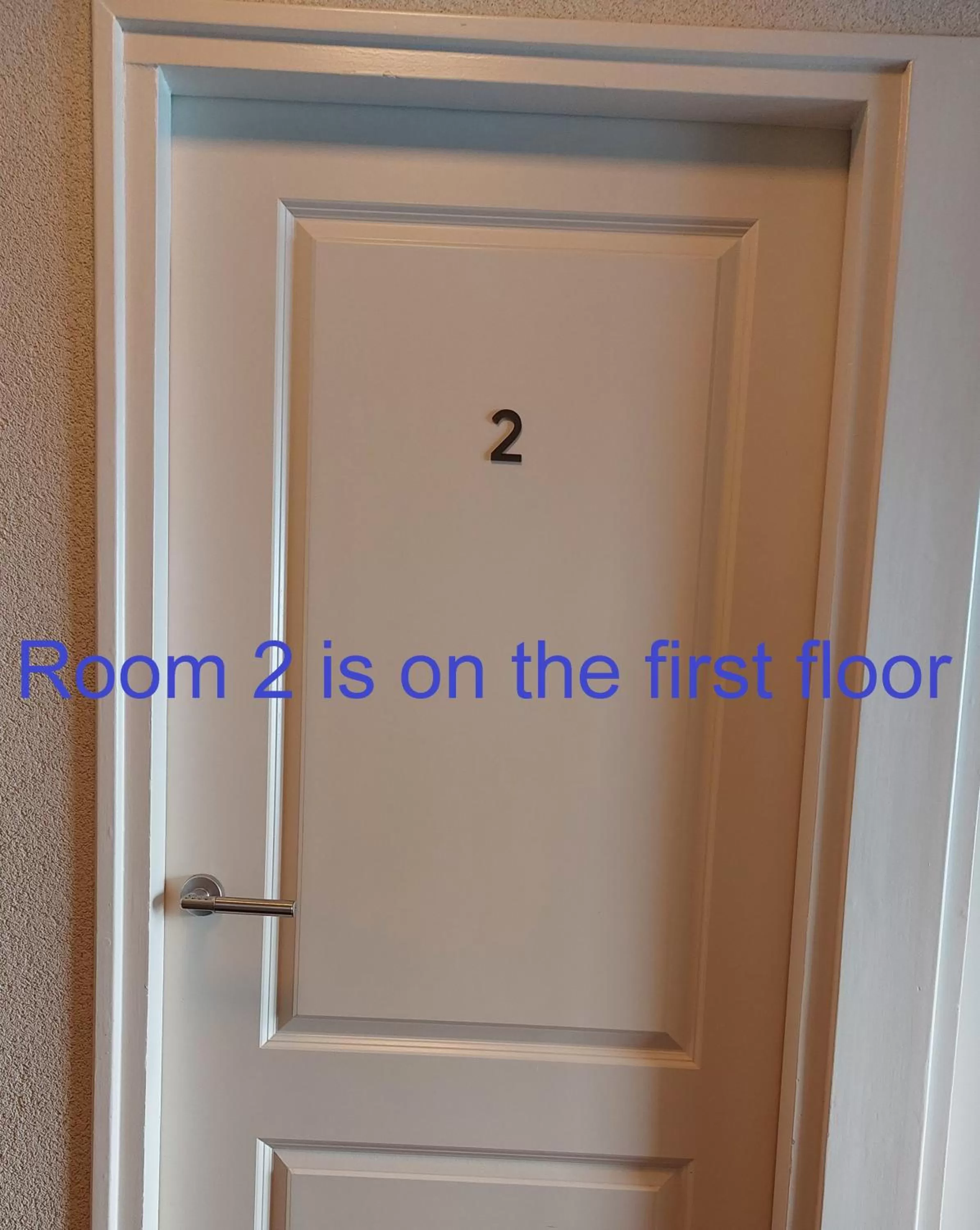 Text overlay in Bed & Budget123