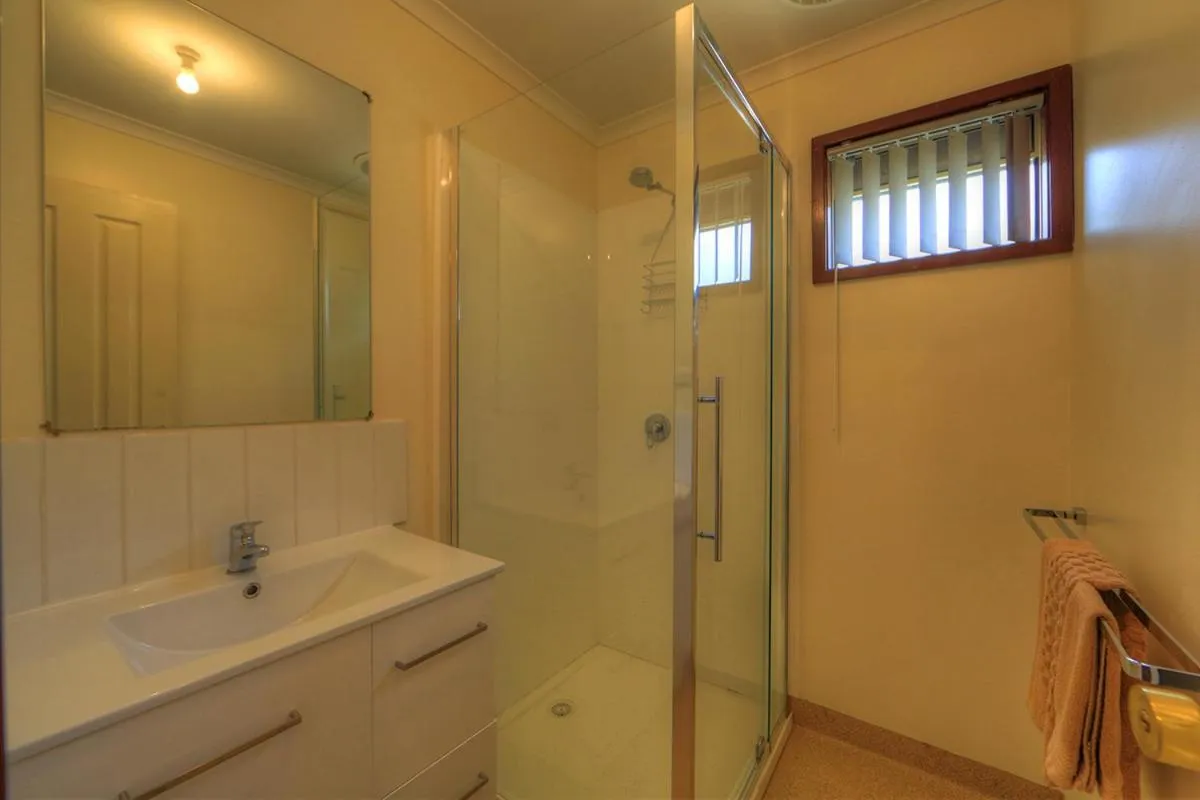 Two-Bedroom Cottage in Central Caravan Park