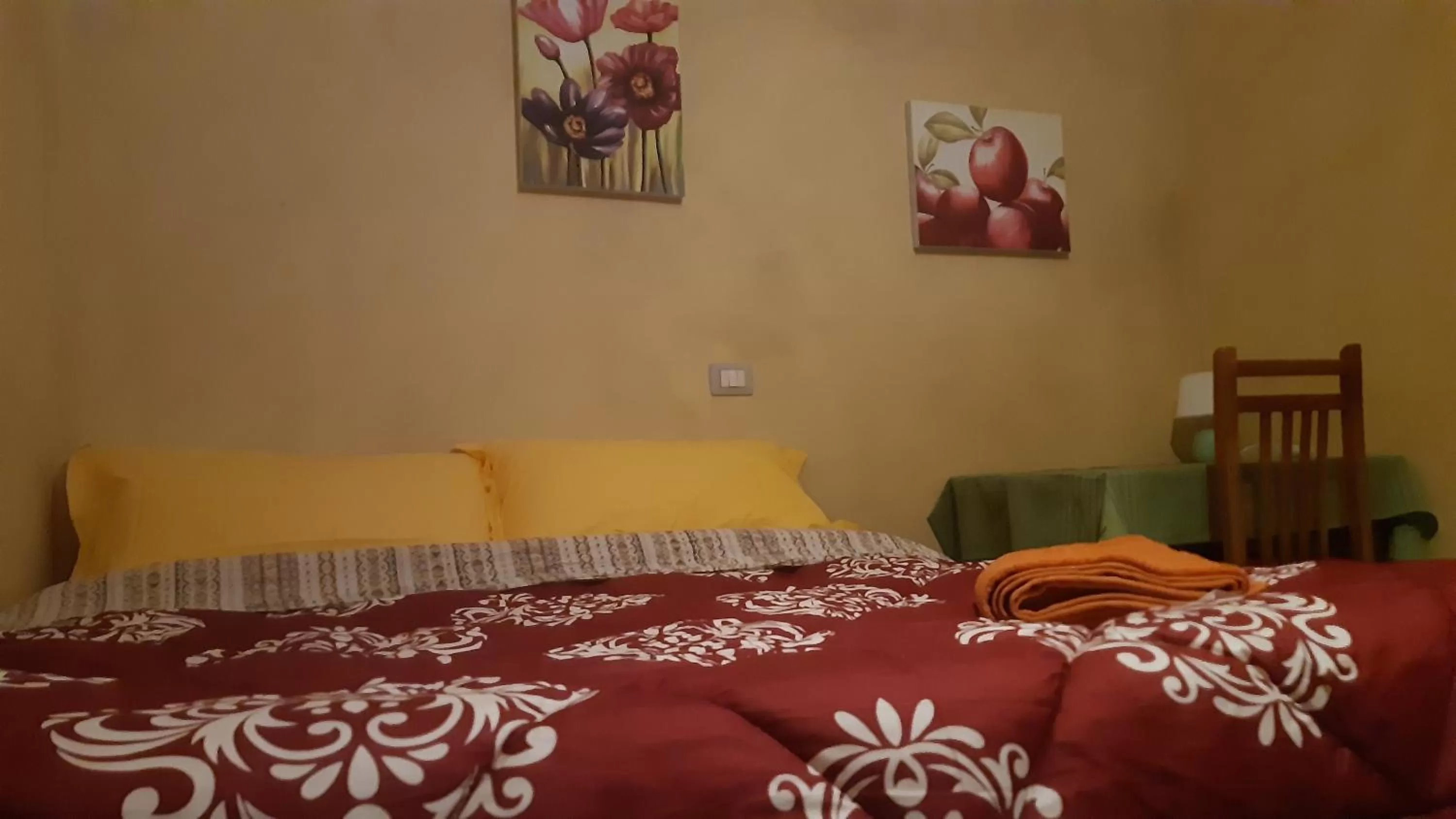 Bed in Home Sweet Home - Guest House