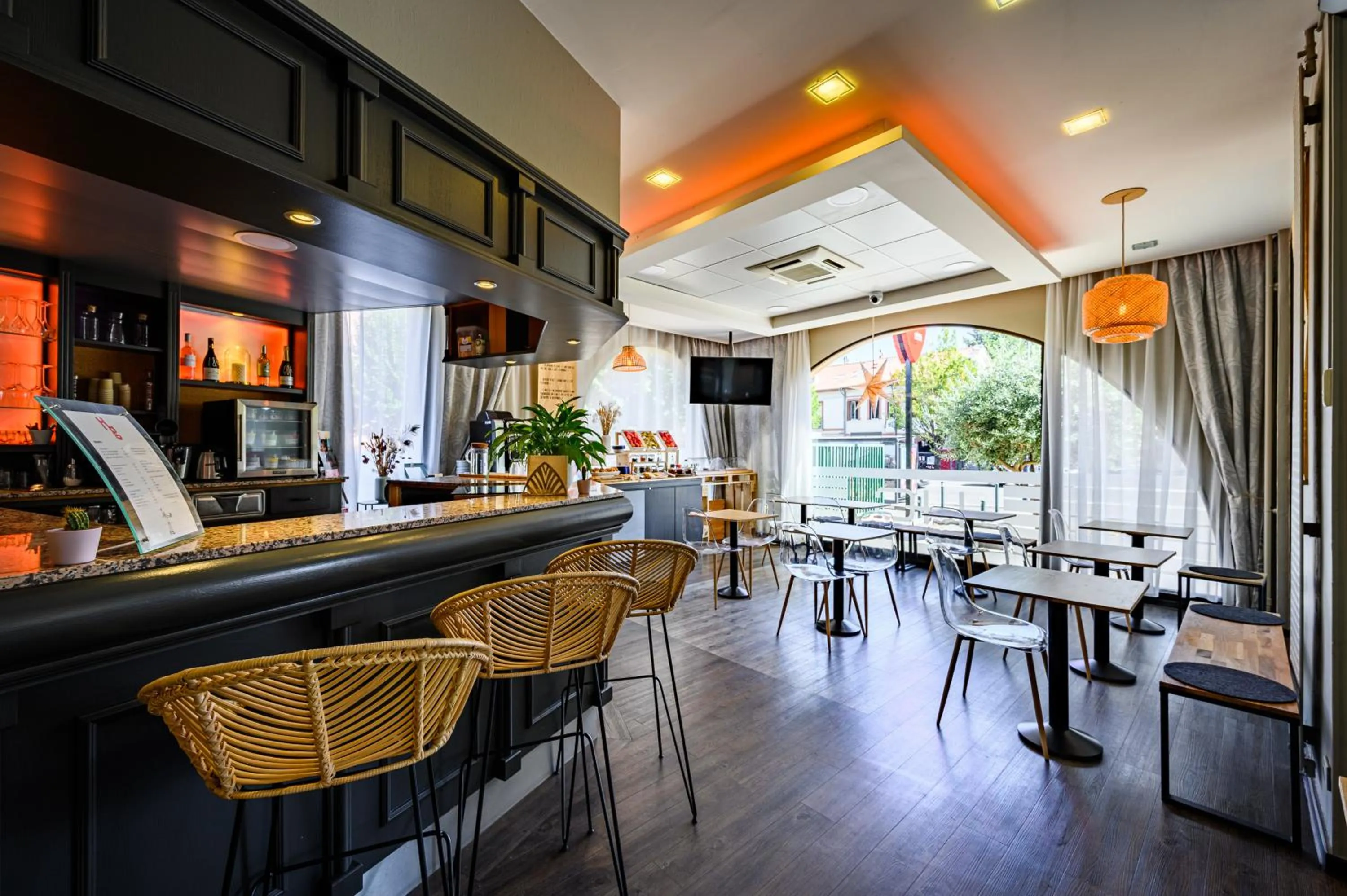 Staff in Hotel Gascogne