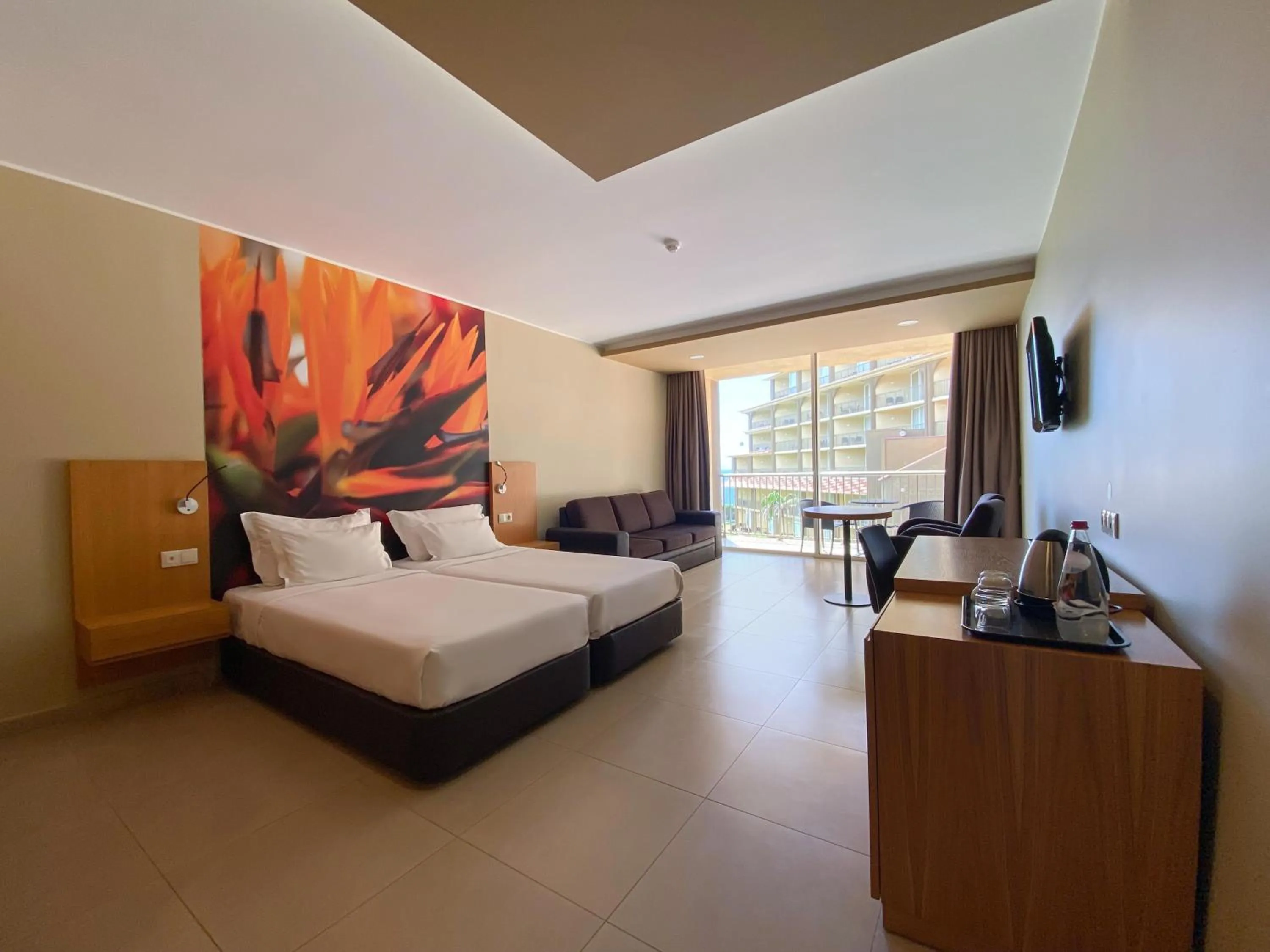 Photo of the whole room, Bed in The Views Oasis