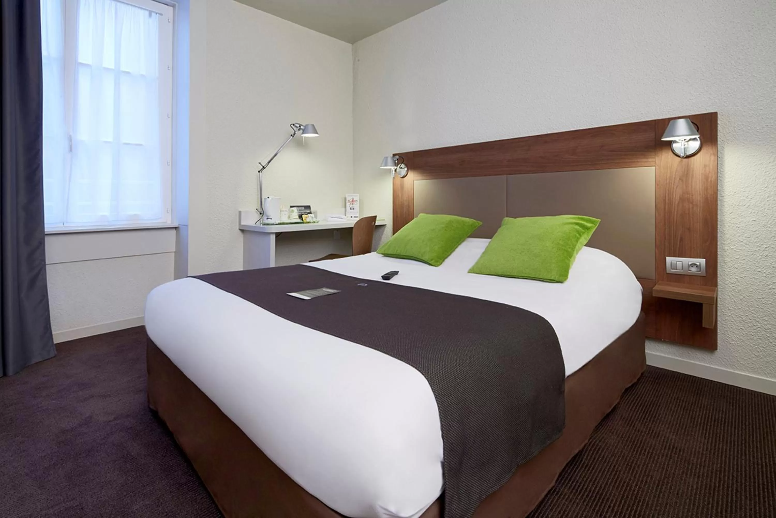 One Double Bed One Junior Bed (Up To One0 Years) - Room Next Generation in Campanile PRIME - Lyon Centre - Gare Perrache