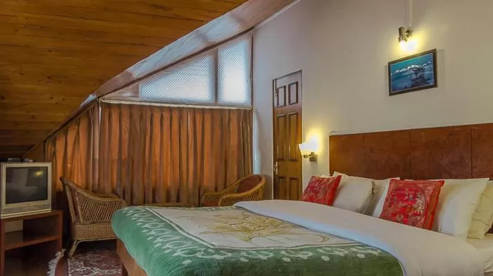 Bed in Hotel Shangrila Regency