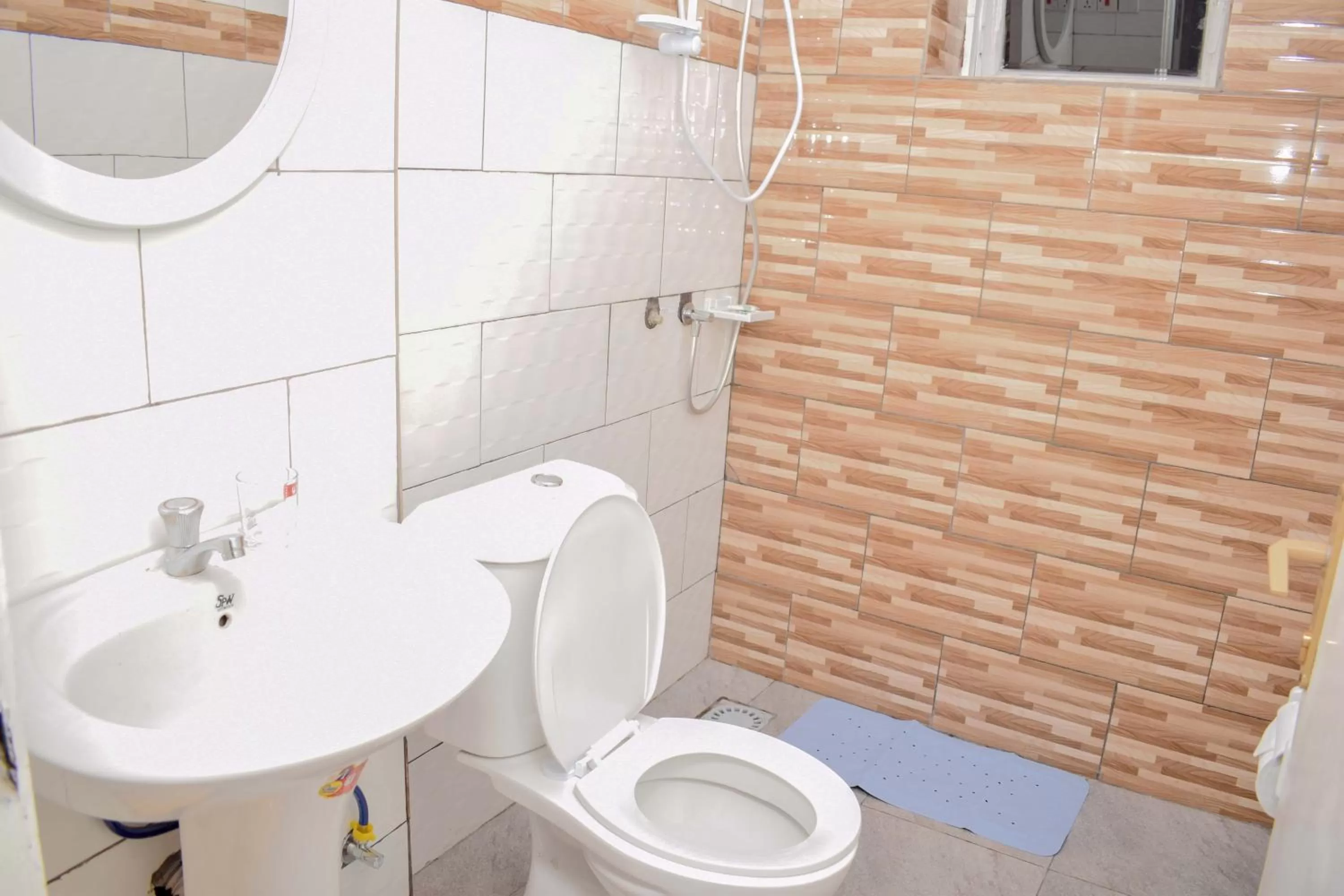 Toilet, Bathroom in INZOZI AFRICA HOUSE B&B-Gishushu