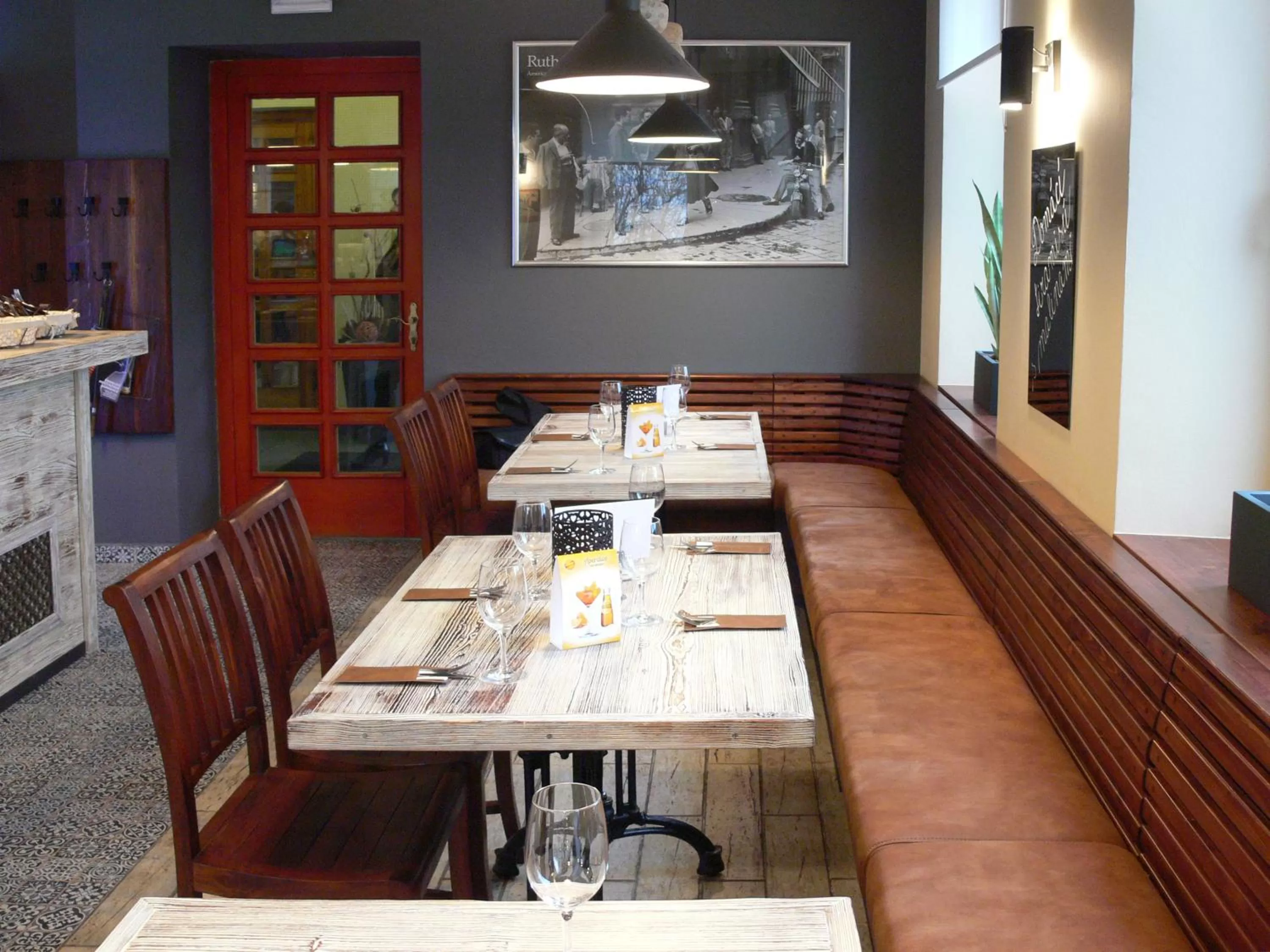 Restaurant/Places to Eat in Hotel Na Baste