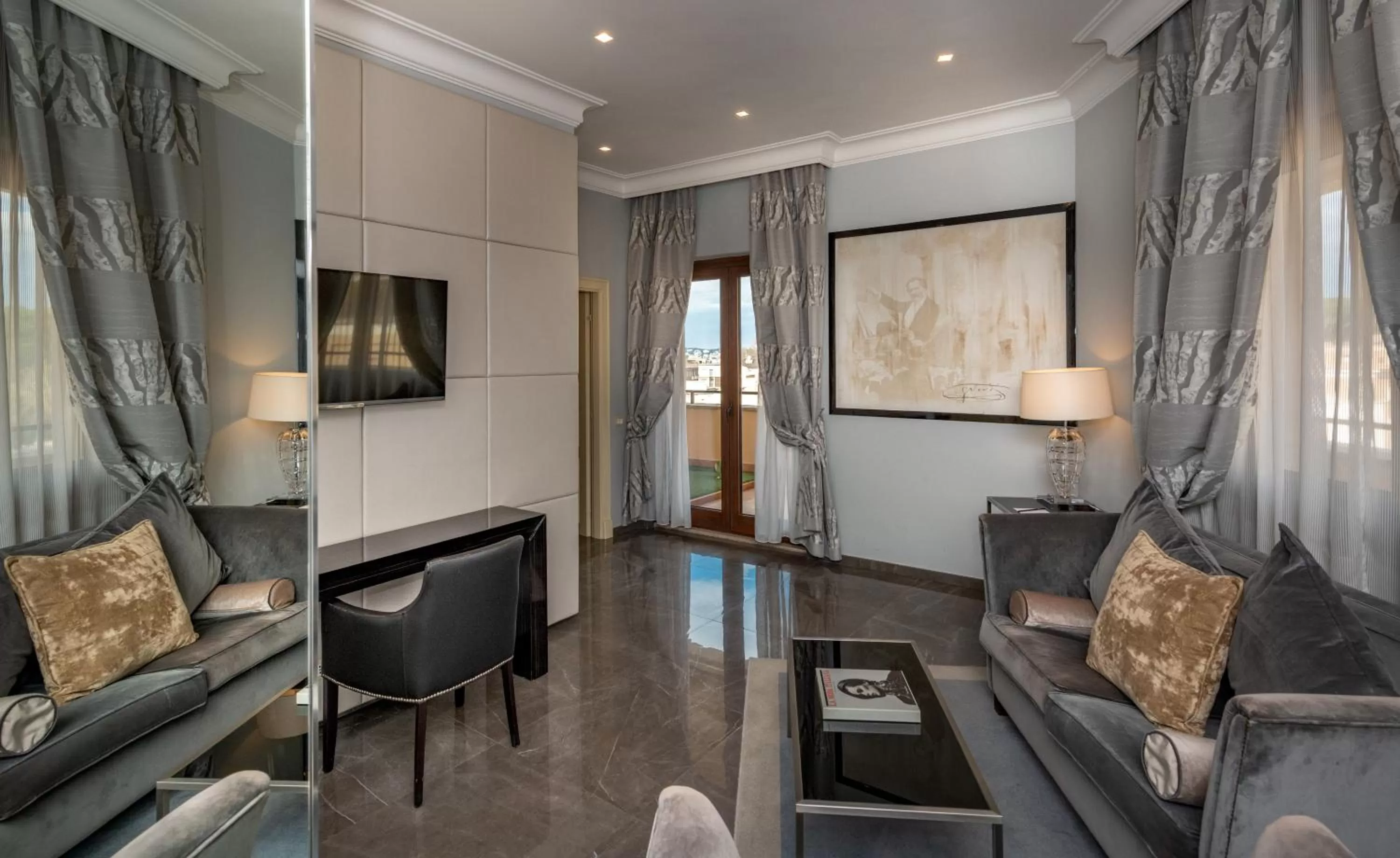 Living room in Radisson Blu GHR Rome