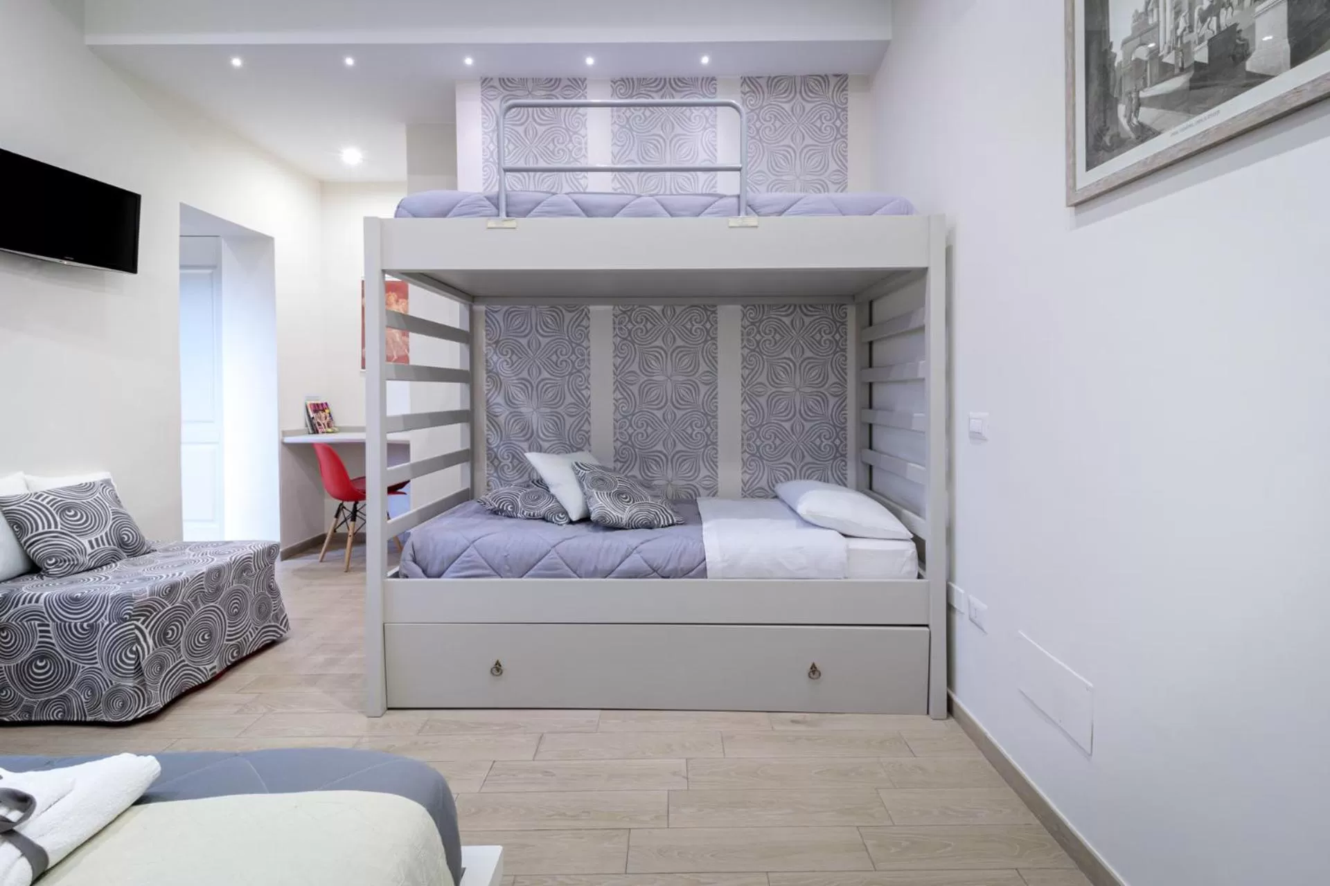 bunk bed in Nolana '86