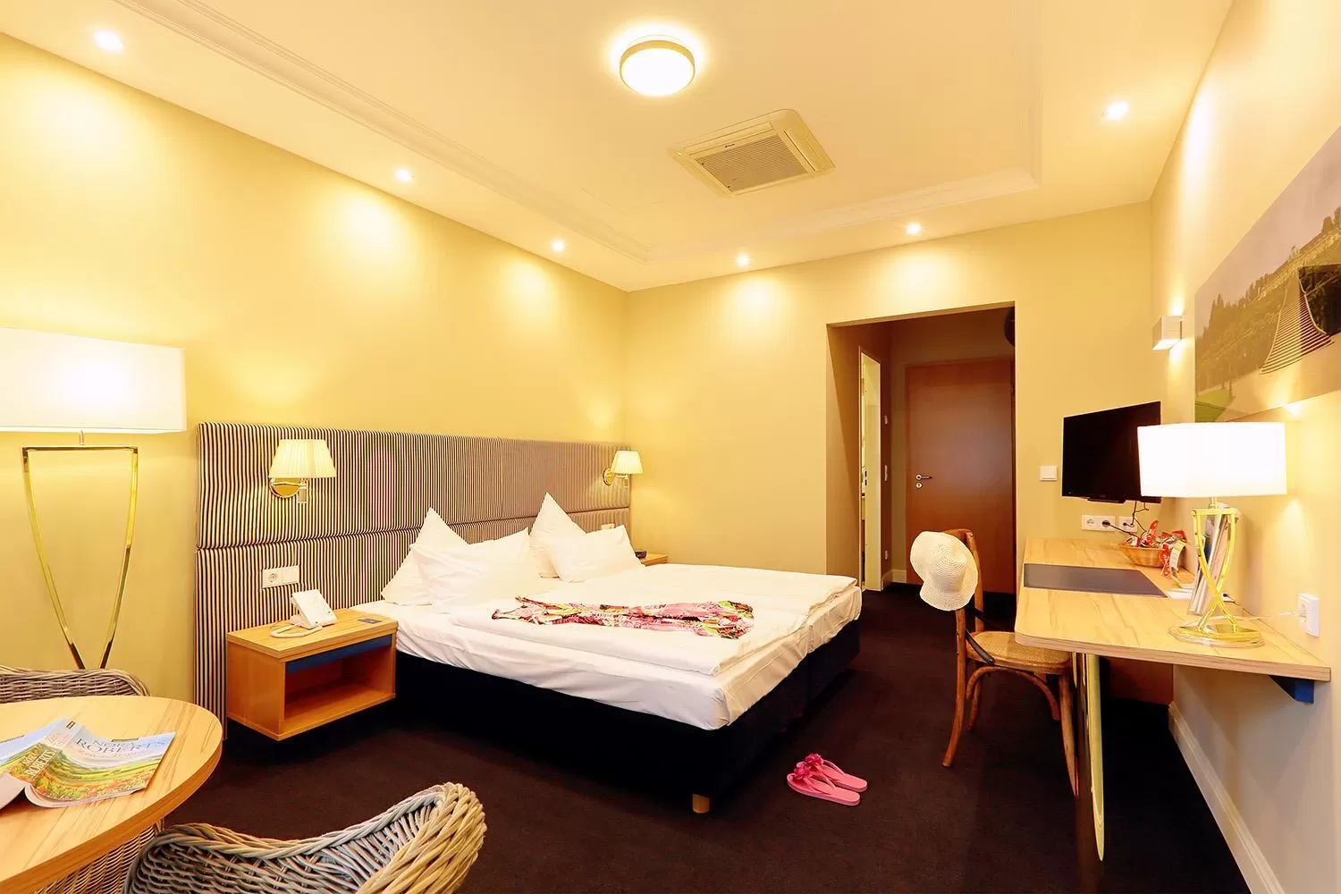 Photo of the whole room, Bed in INSELHOTEL Potsdam