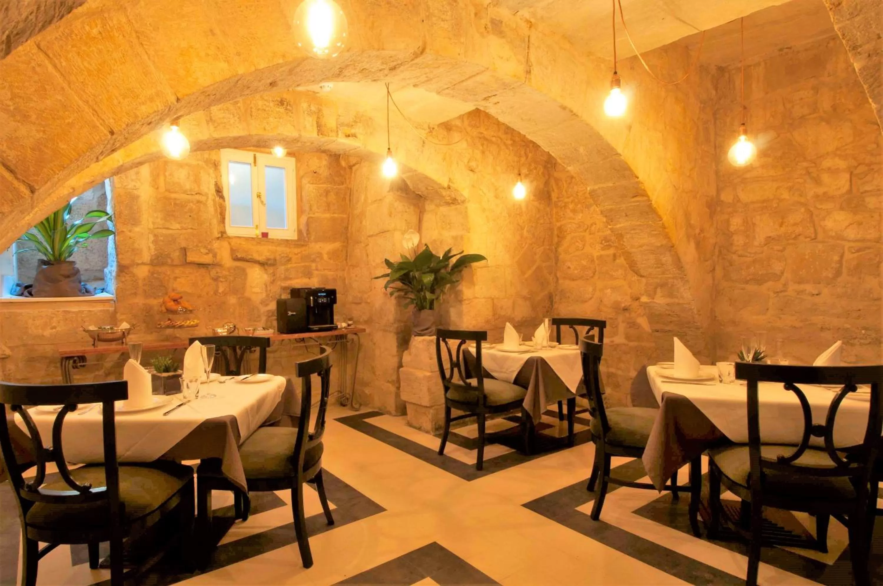 Restaurant/places to eat in The Coleridge Boutique Hotel In Valletta
