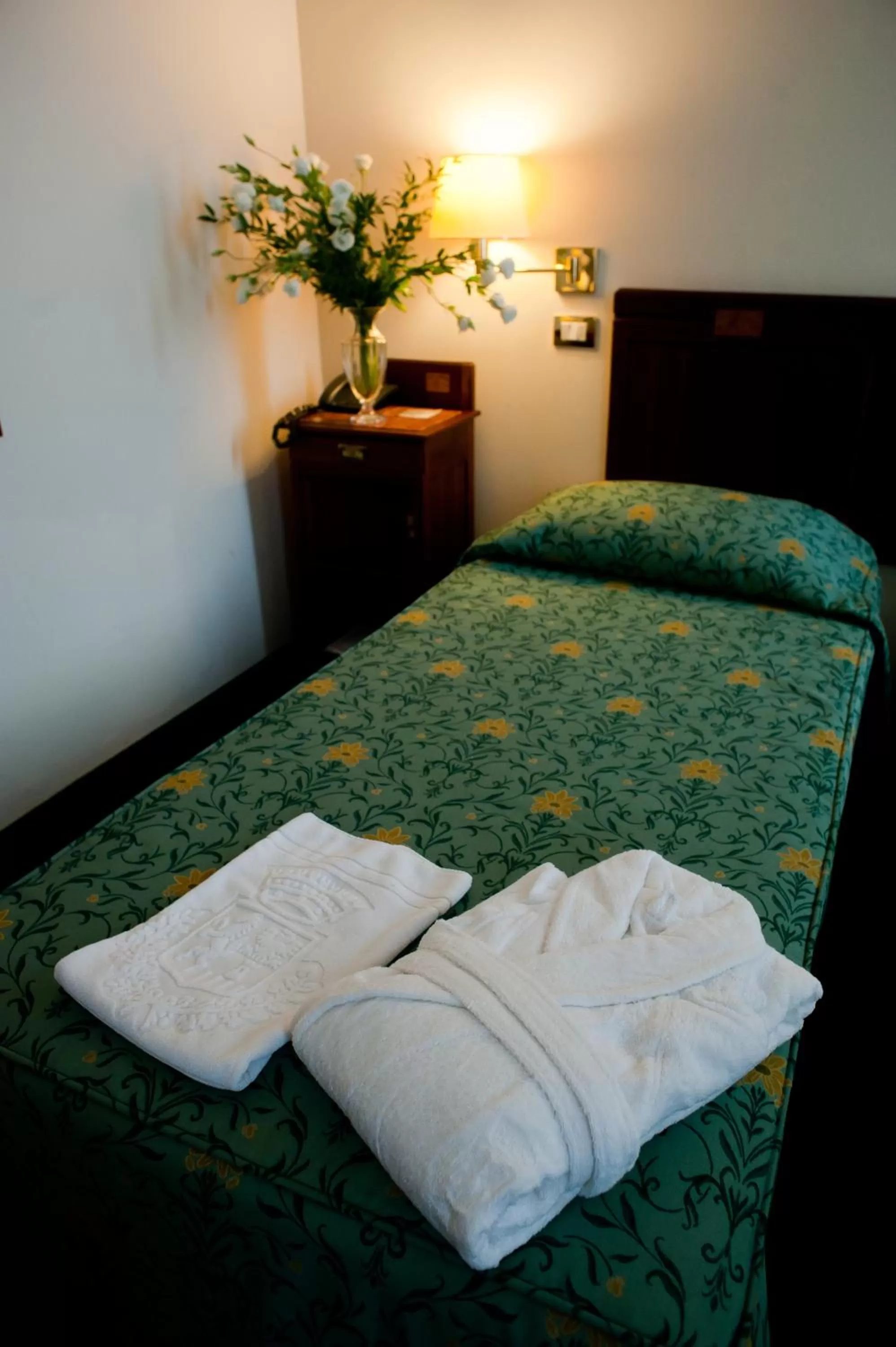 Bed in Hotel Candiani