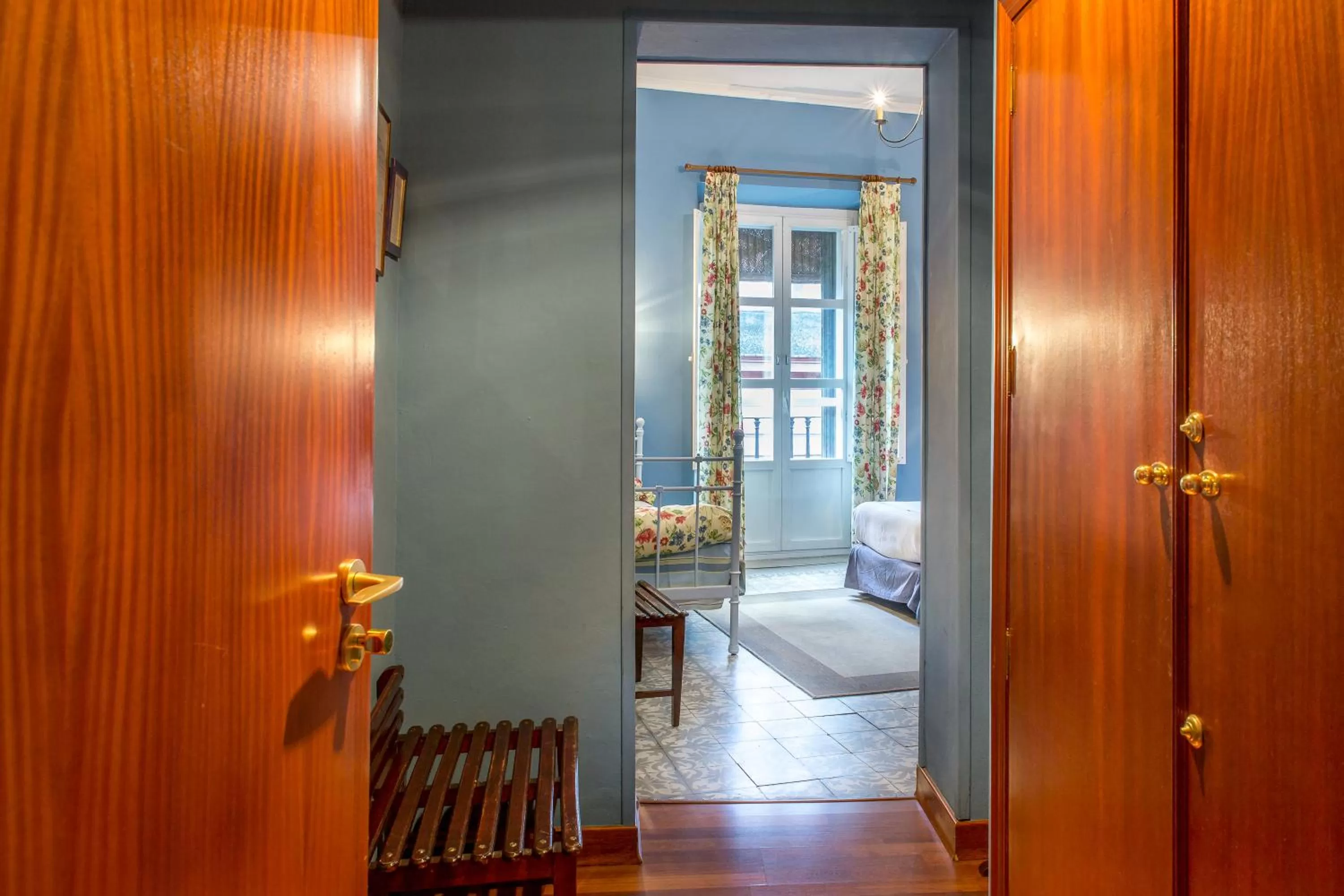 Photo of the whole room in Hotel Abanico Casa Palacio