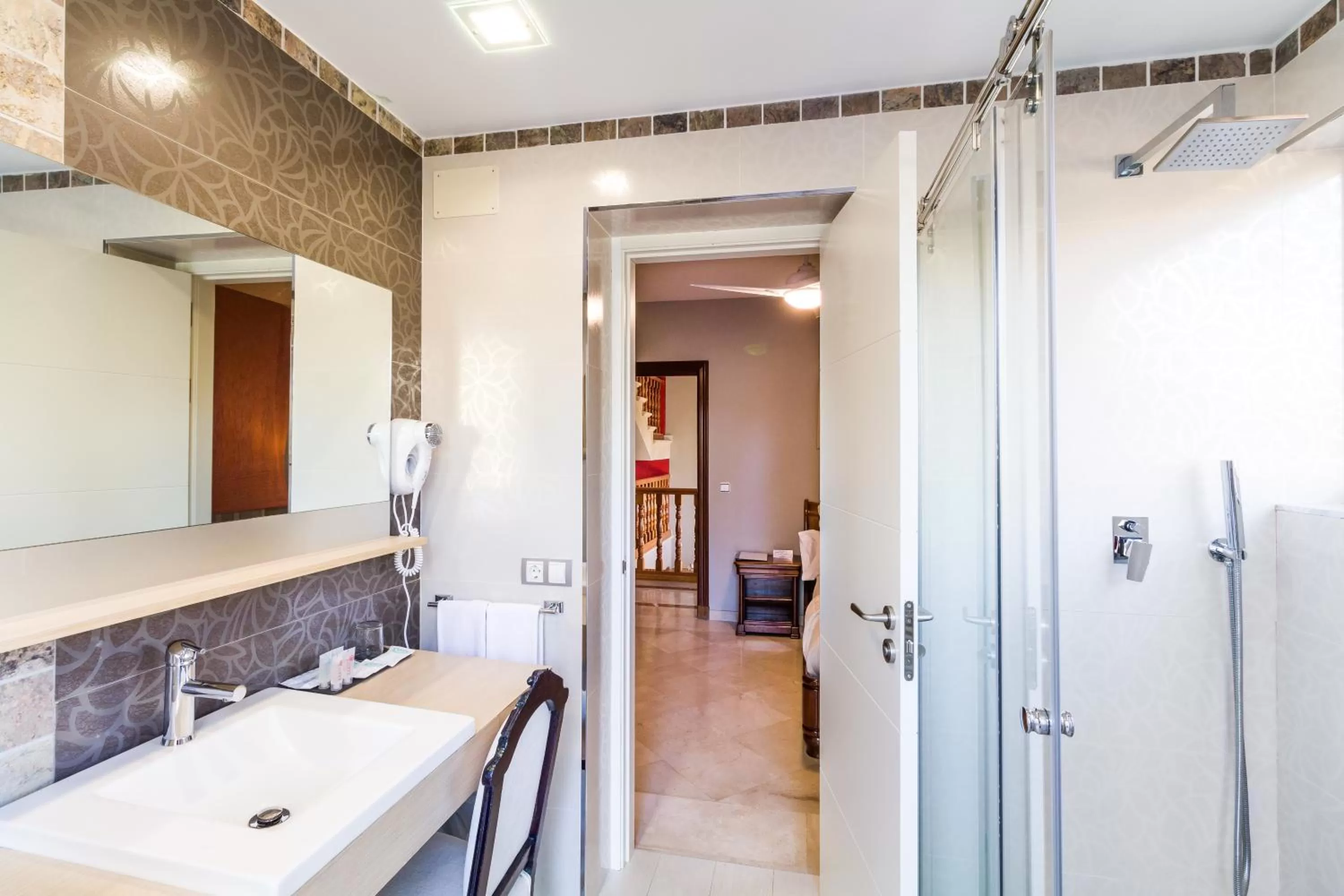 Shower in B&B Concha