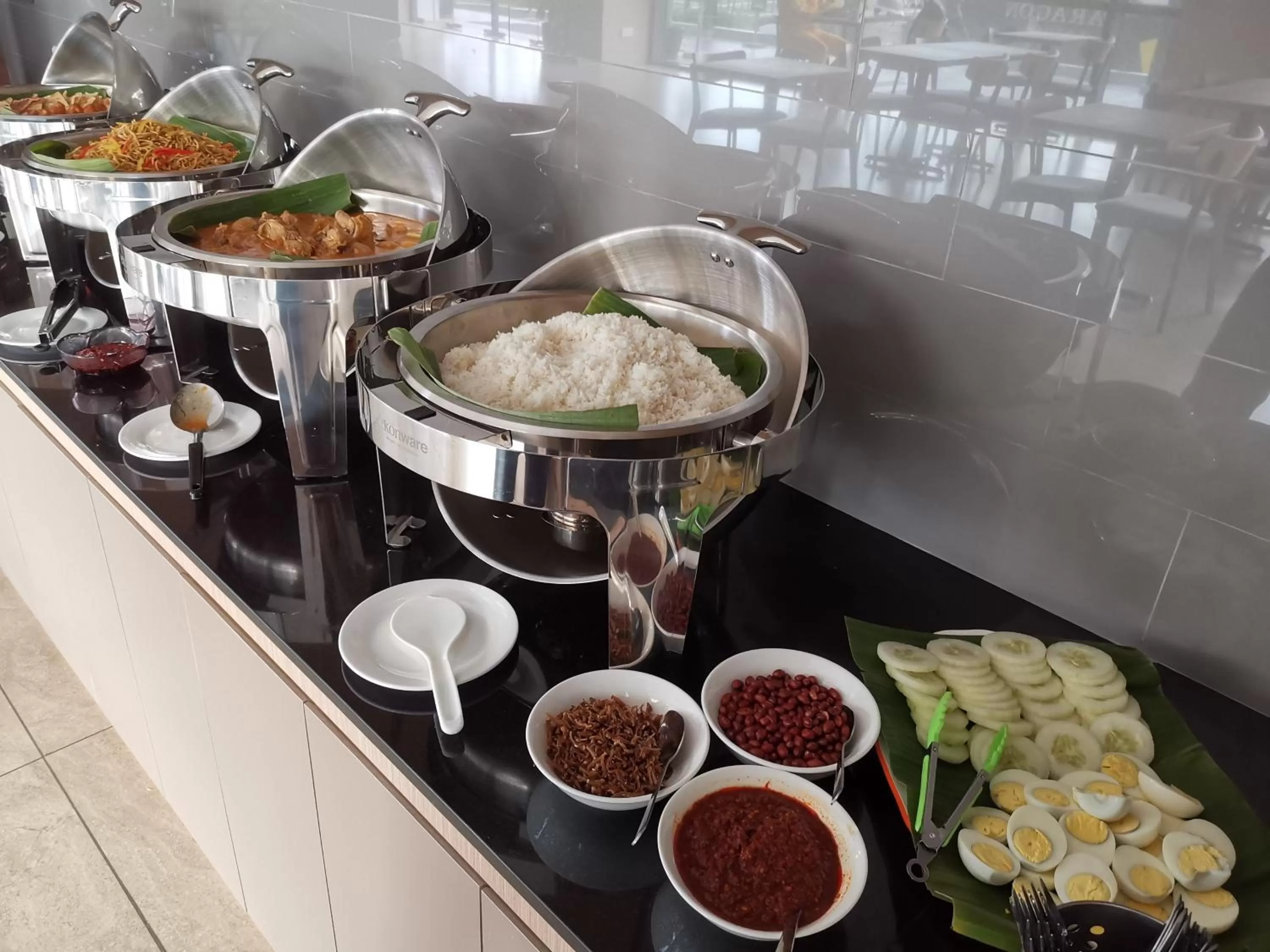 Breakfast in AZ Hotel & Serviced Apartments