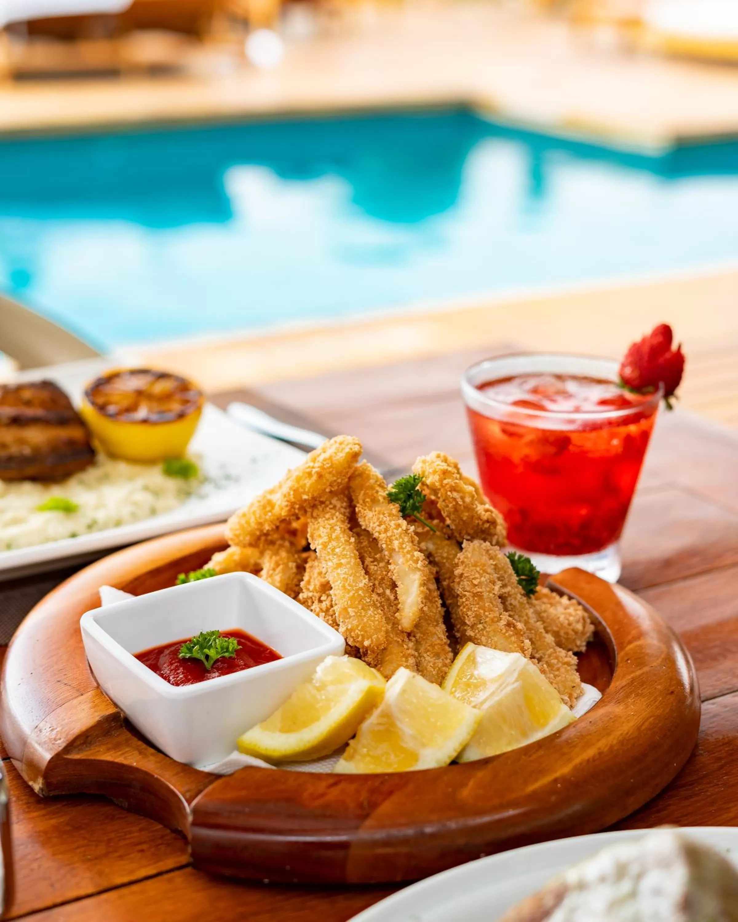 Food and drinks in Jubarte Hotel by Insólito