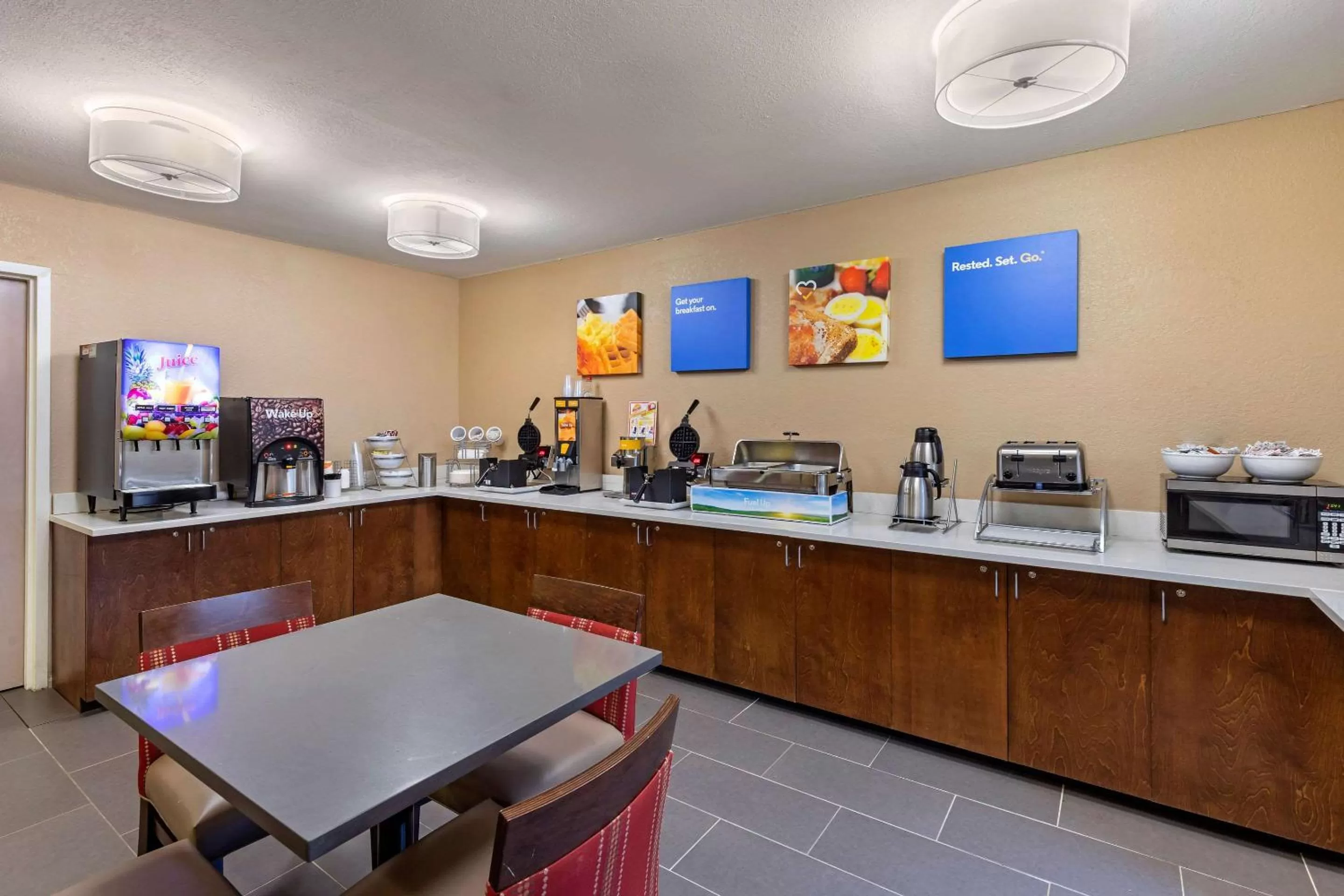 Restaurant/places to eat in Comfort Inn N Myrtle Beach Barefoot Landing