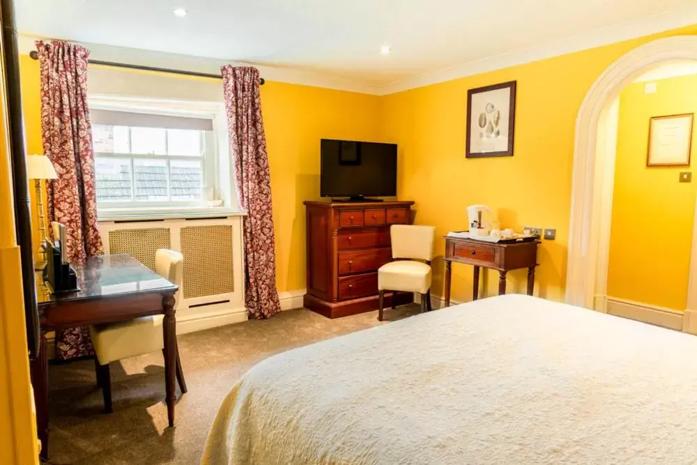 Superior Double Room in Angel and Royal Hotel Superior Double Room in Angel and Royal Hotel