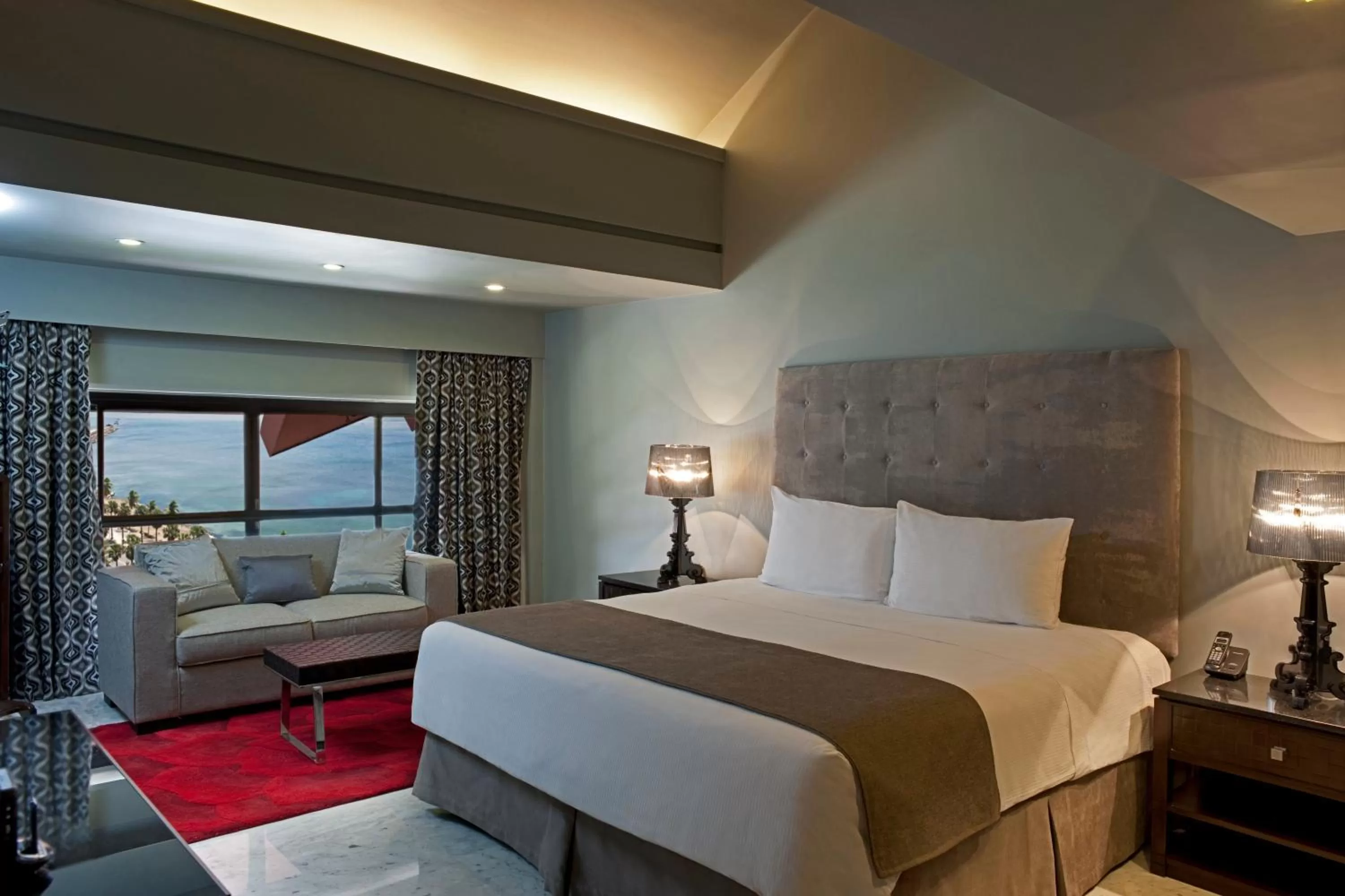 Bedroom, Bed in Crowne Plaza Santo Domingo by IHG