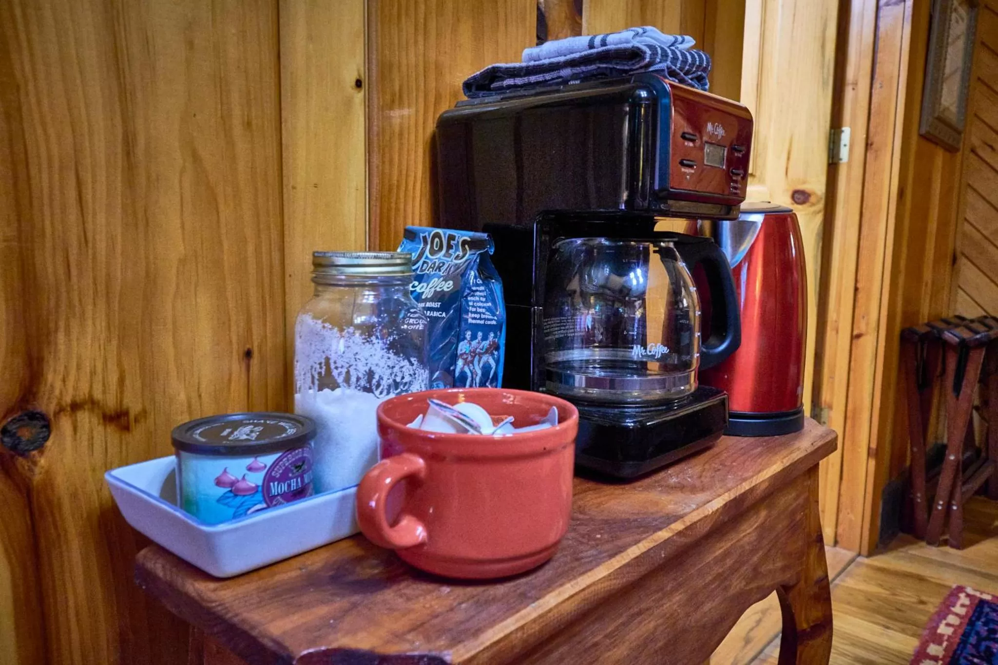 Creekwalk Inn Bed and Breakfast with Cabins