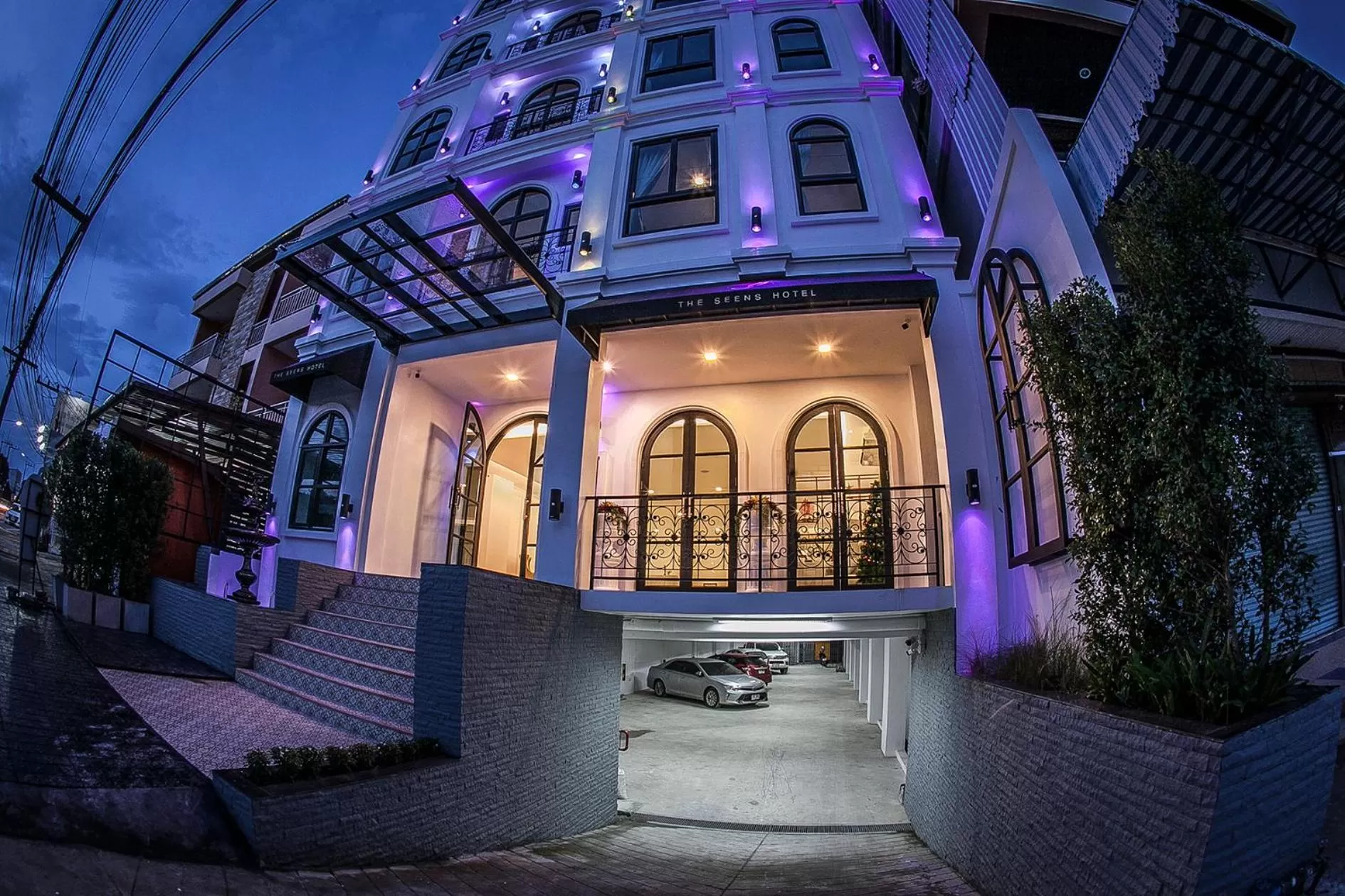 Facade/entrance in The Seens Hotel